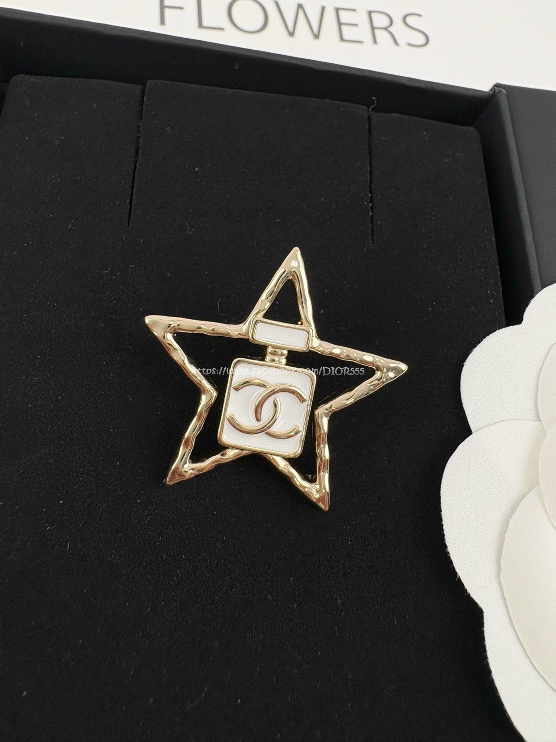 小香星星香水瓶胸針