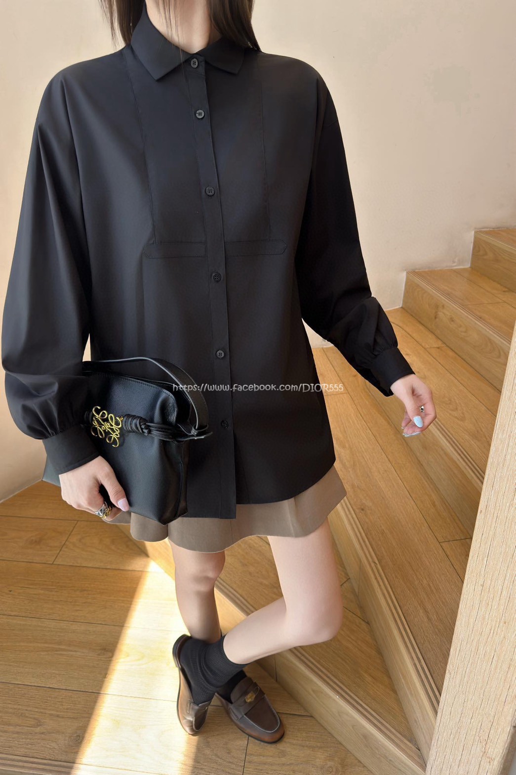 Loewe素色皮牌襯衫