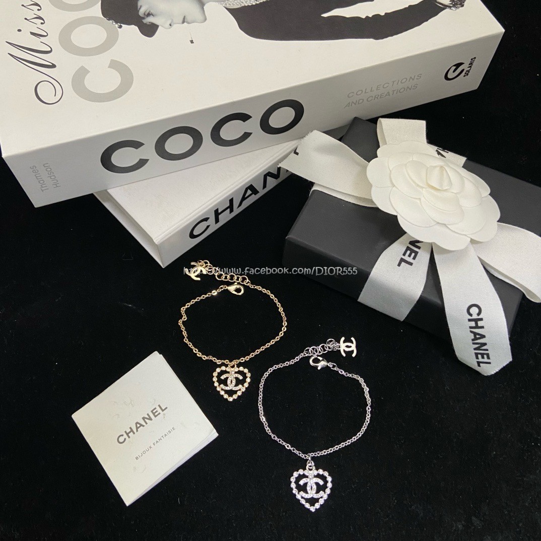 小香鏤空愛心手鍊