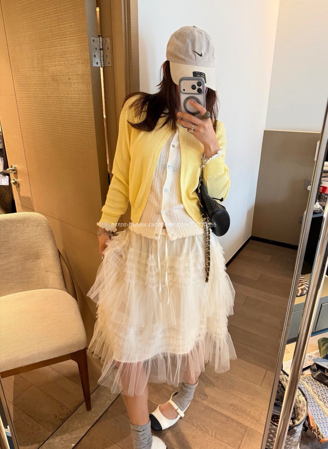 荷葉邊網紗短裙