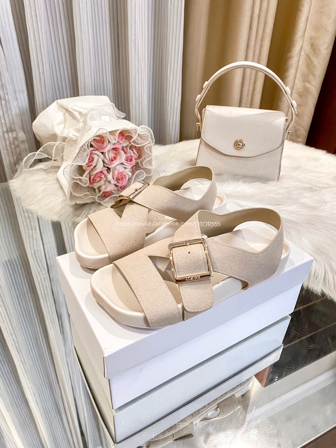 LOEVE交叉帶涼鞋