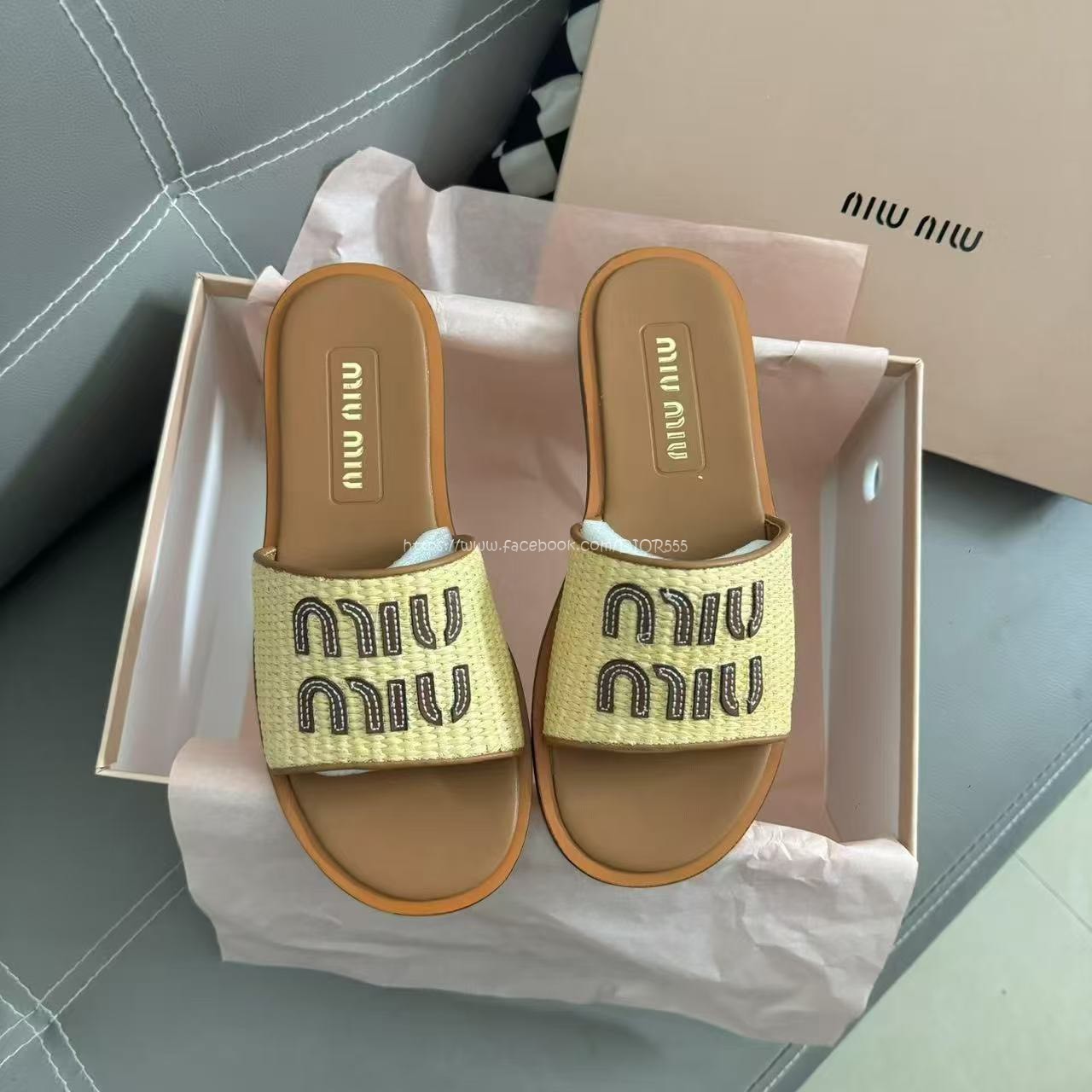 MiuMiu拉菲草拖鞋