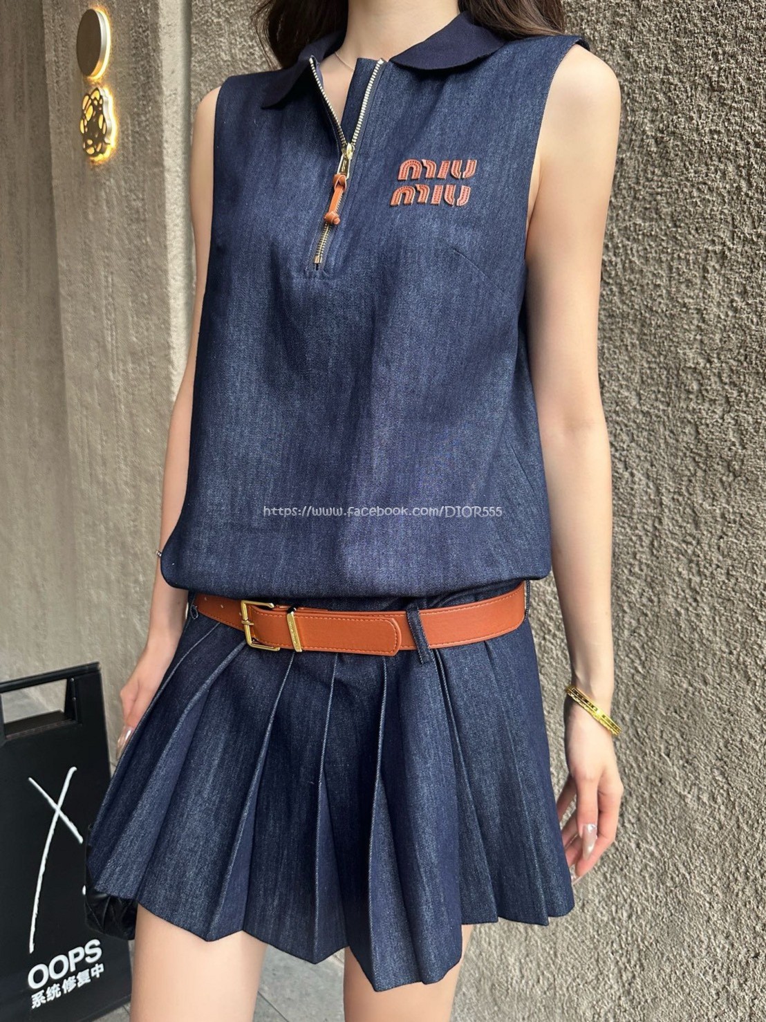 Miu Miu牛仔無袖百褶連身裙