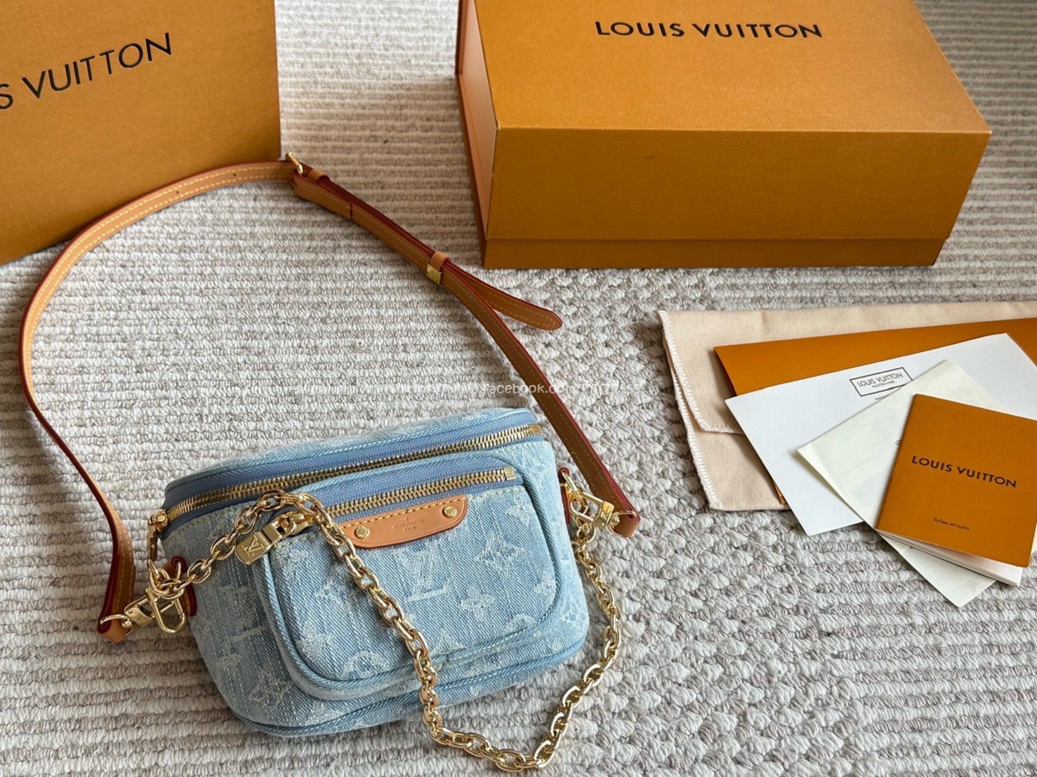Lv淺色牛仔腰包