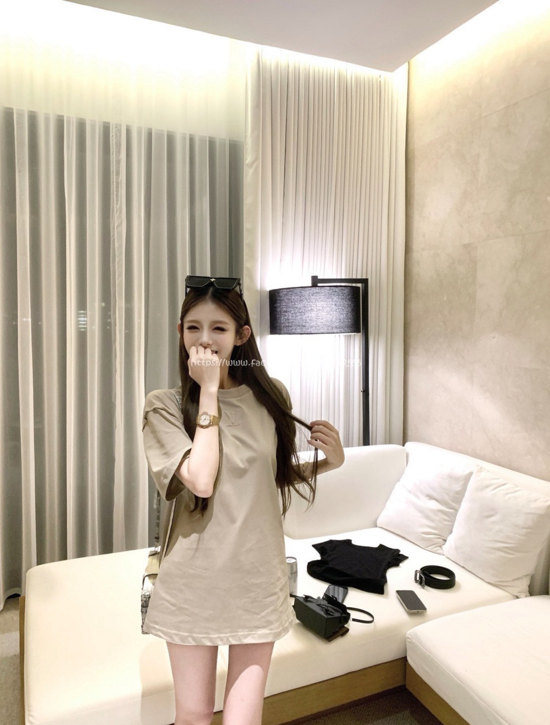 LV奶咖色壓花短袖T