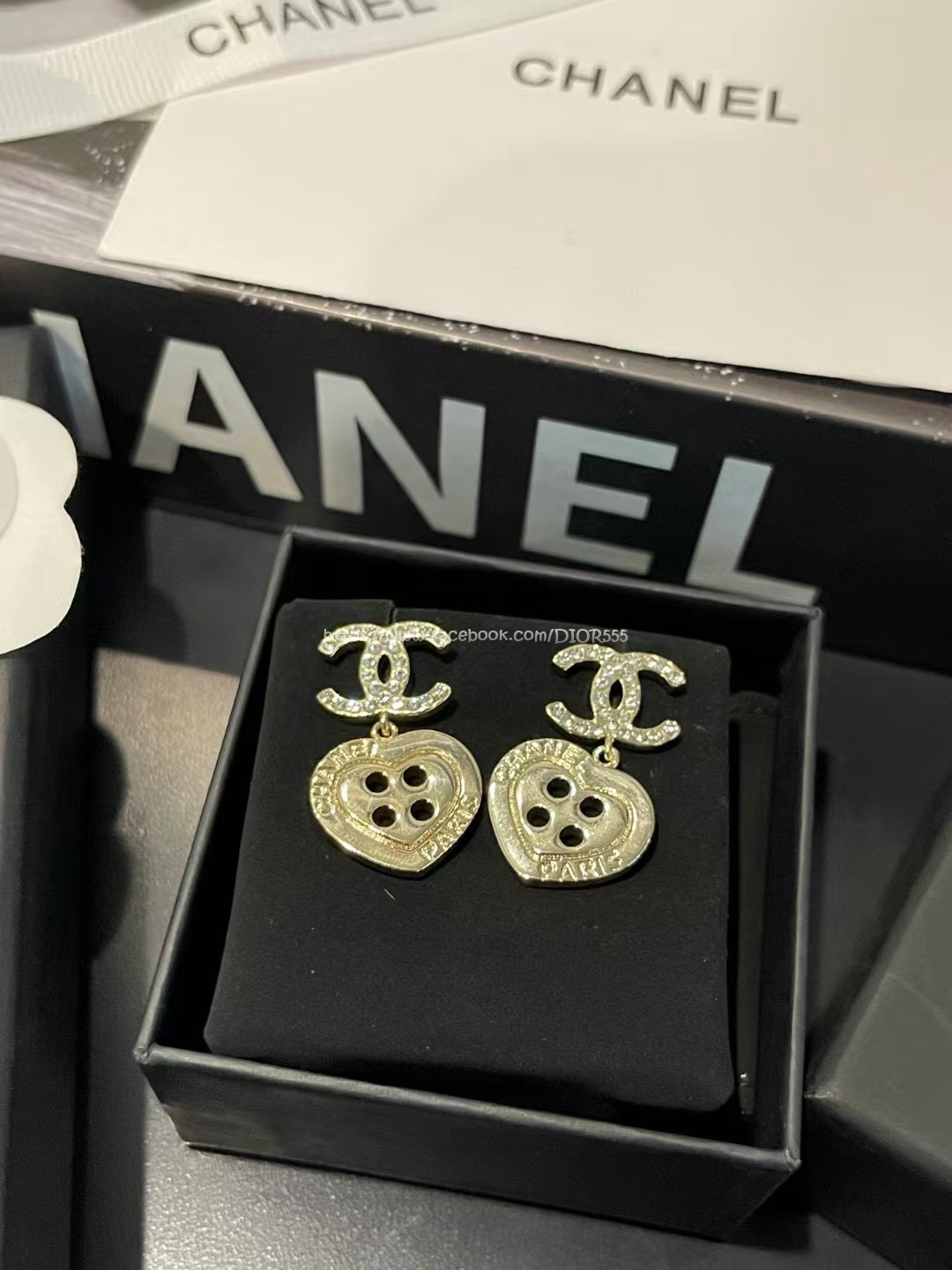 小香滿鑽愛心紐扣耳環