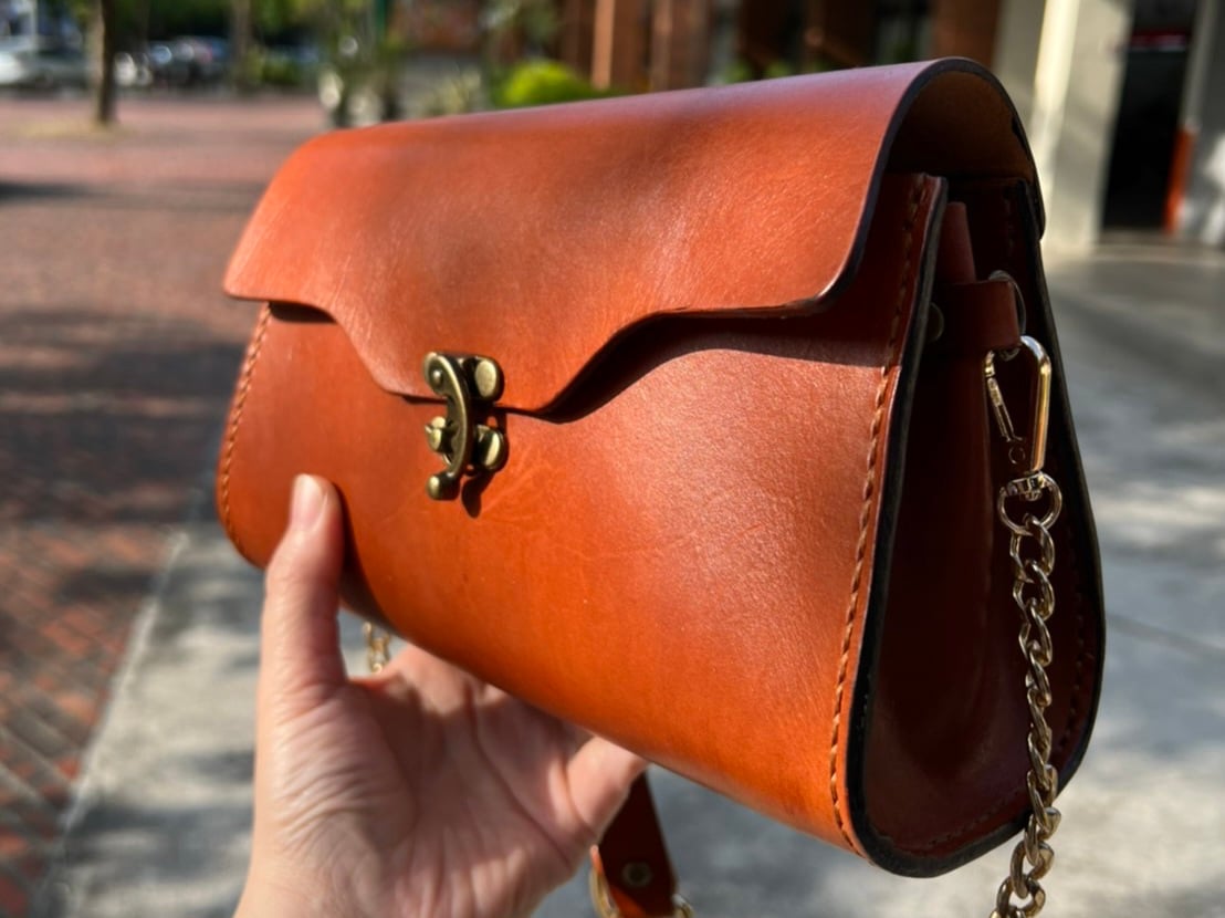 單寧包-- (金屬 / 皮背帶)