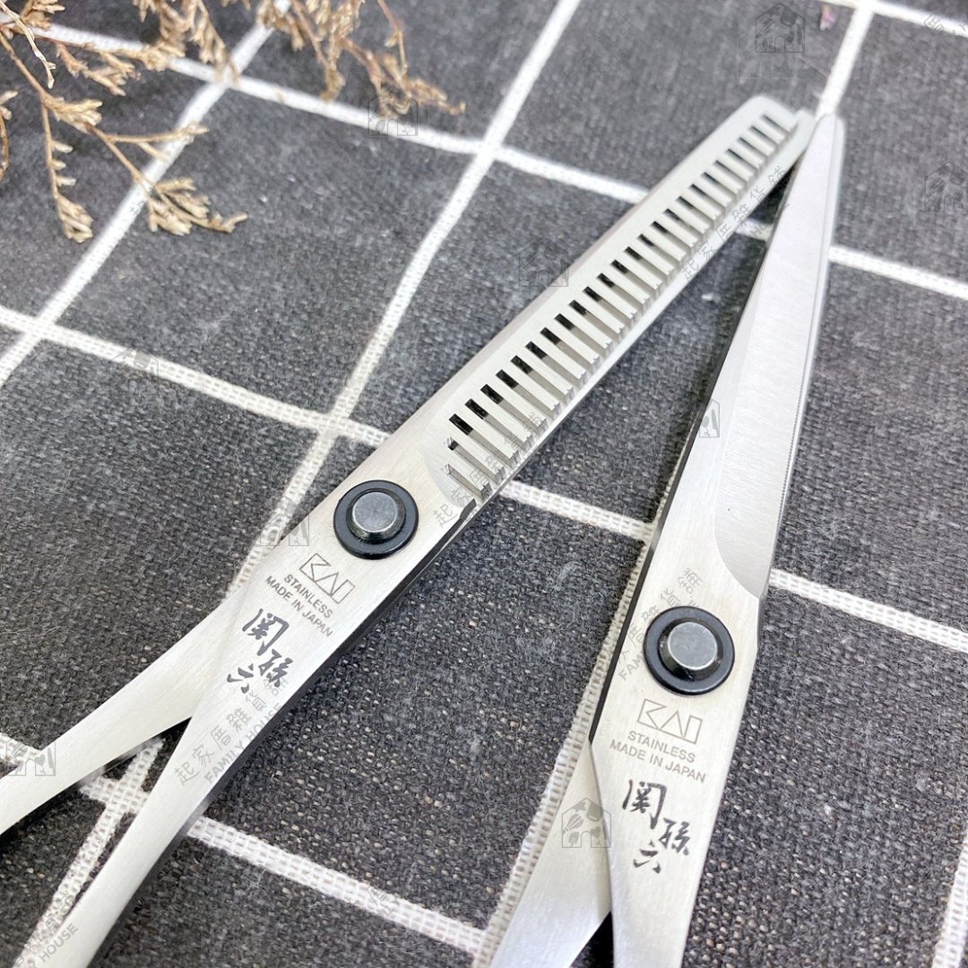 日本貝印KAI－關孫六一體成形不鏽鋼理髮剪／打薄剪