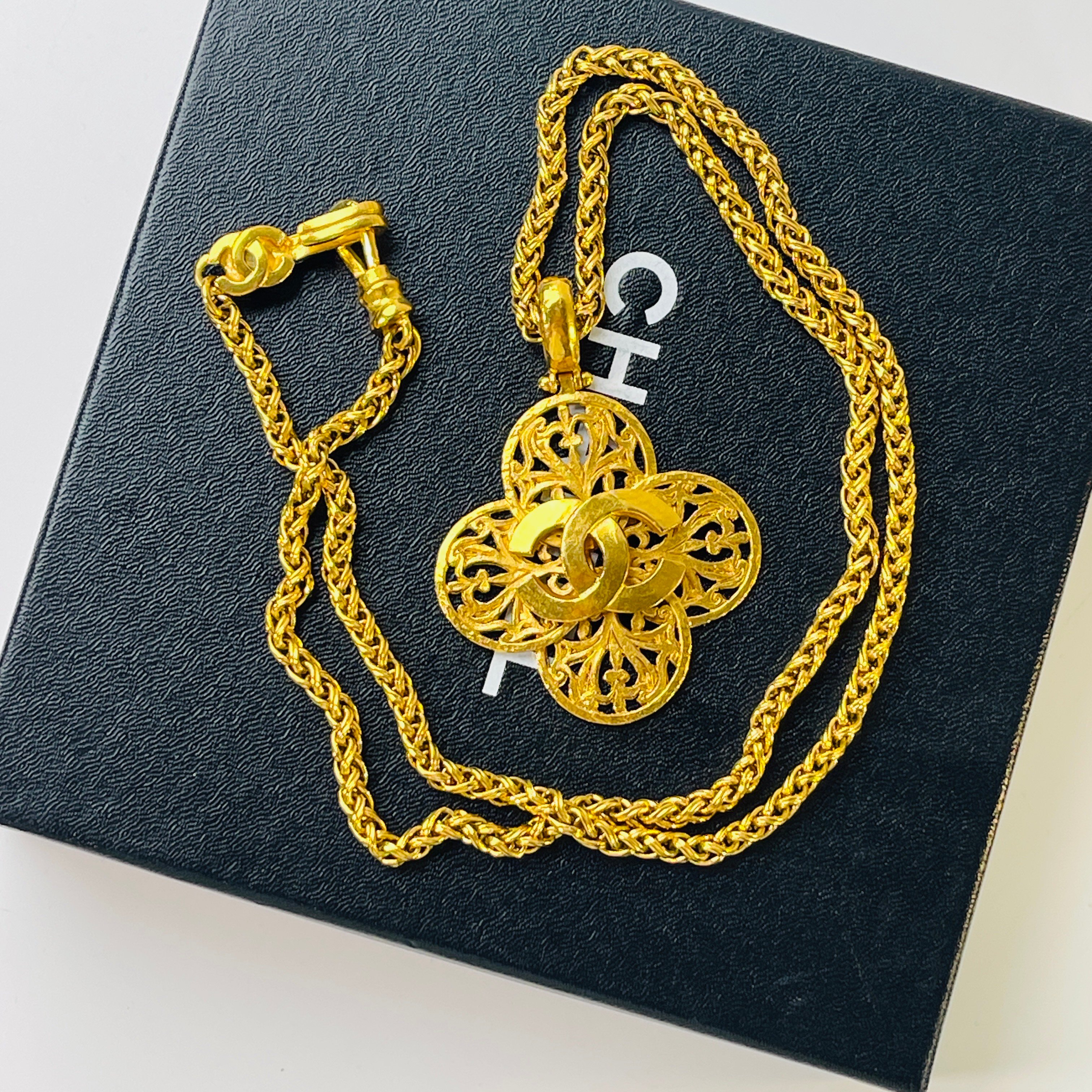 Chanel 大捕夢網毛衣鍊