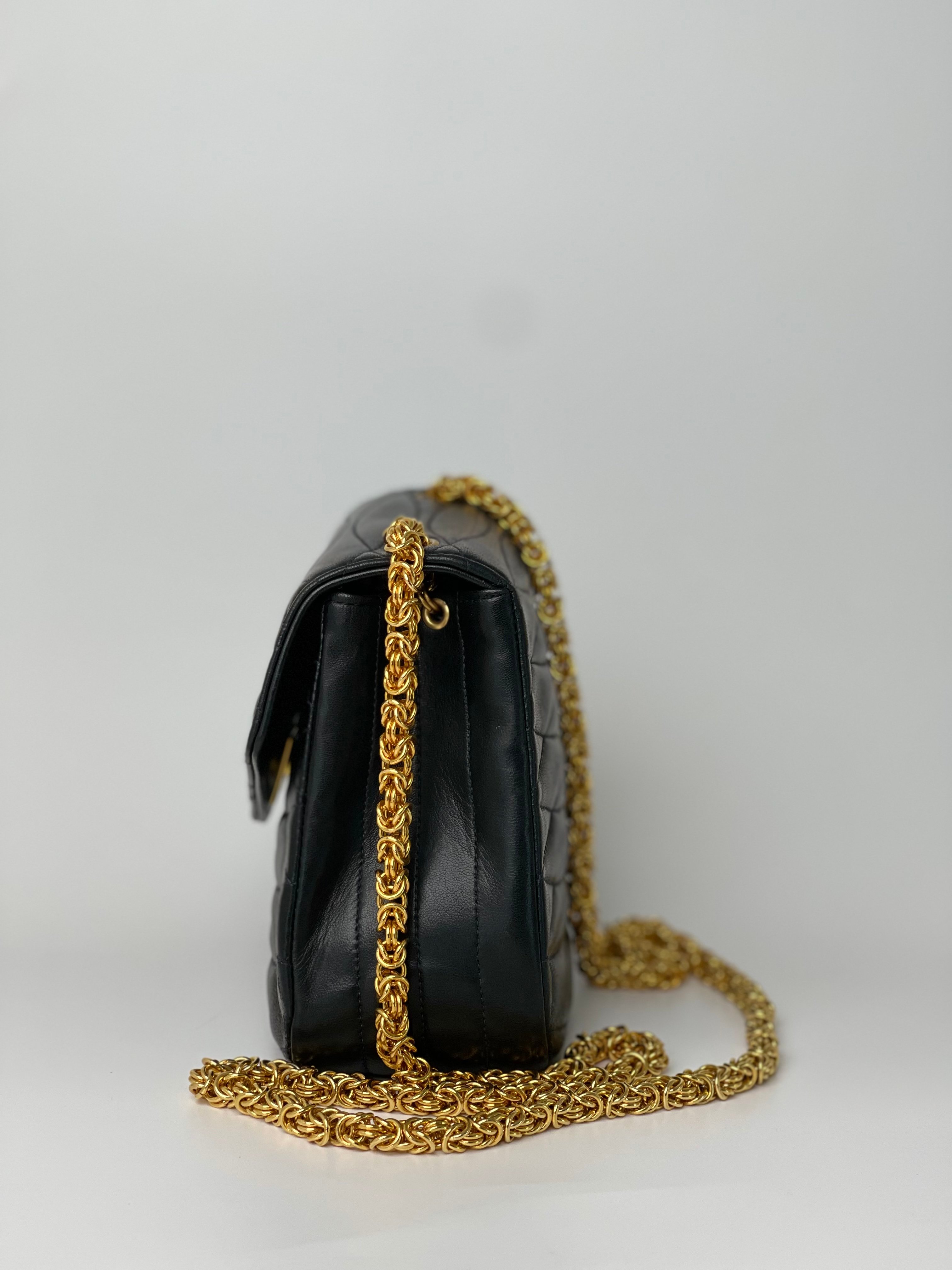 Chanel 魚鱗紋粗鍊信封包