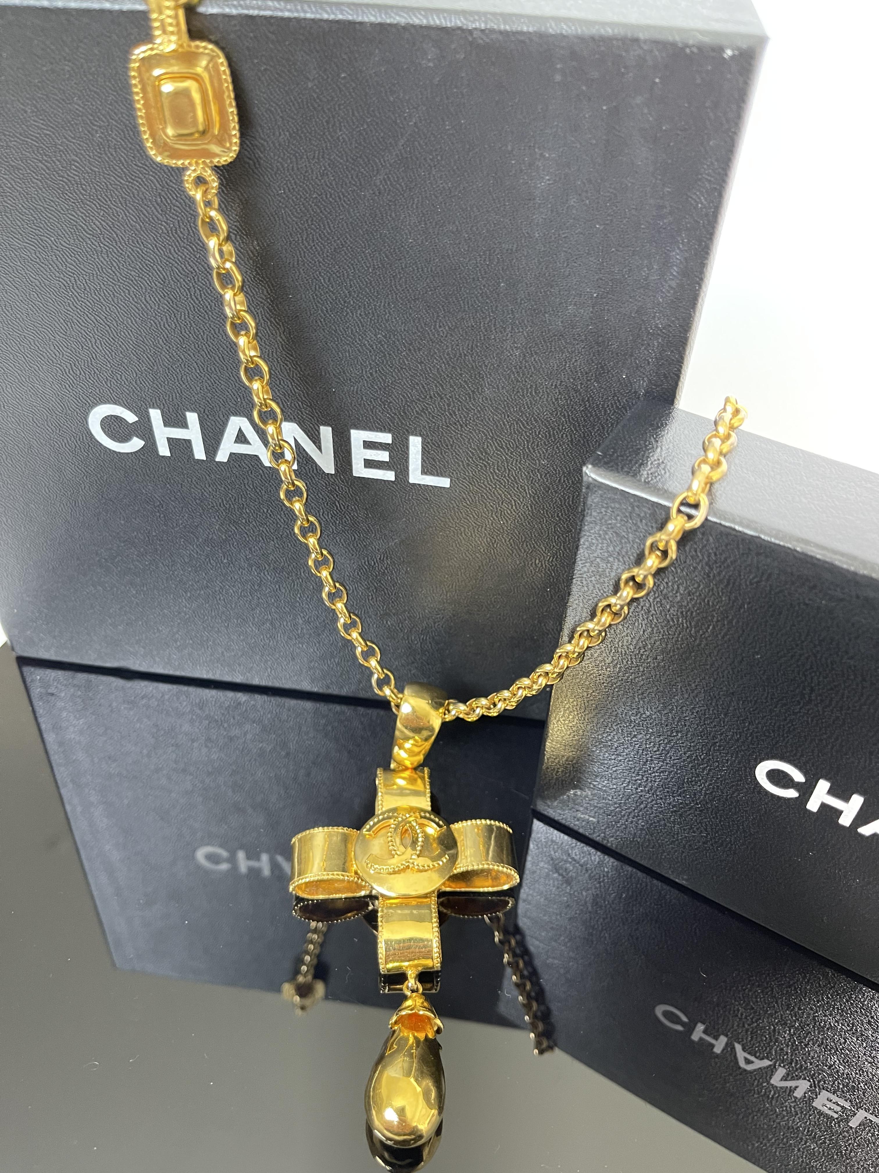 Chanel 緞帶水滴項鍊