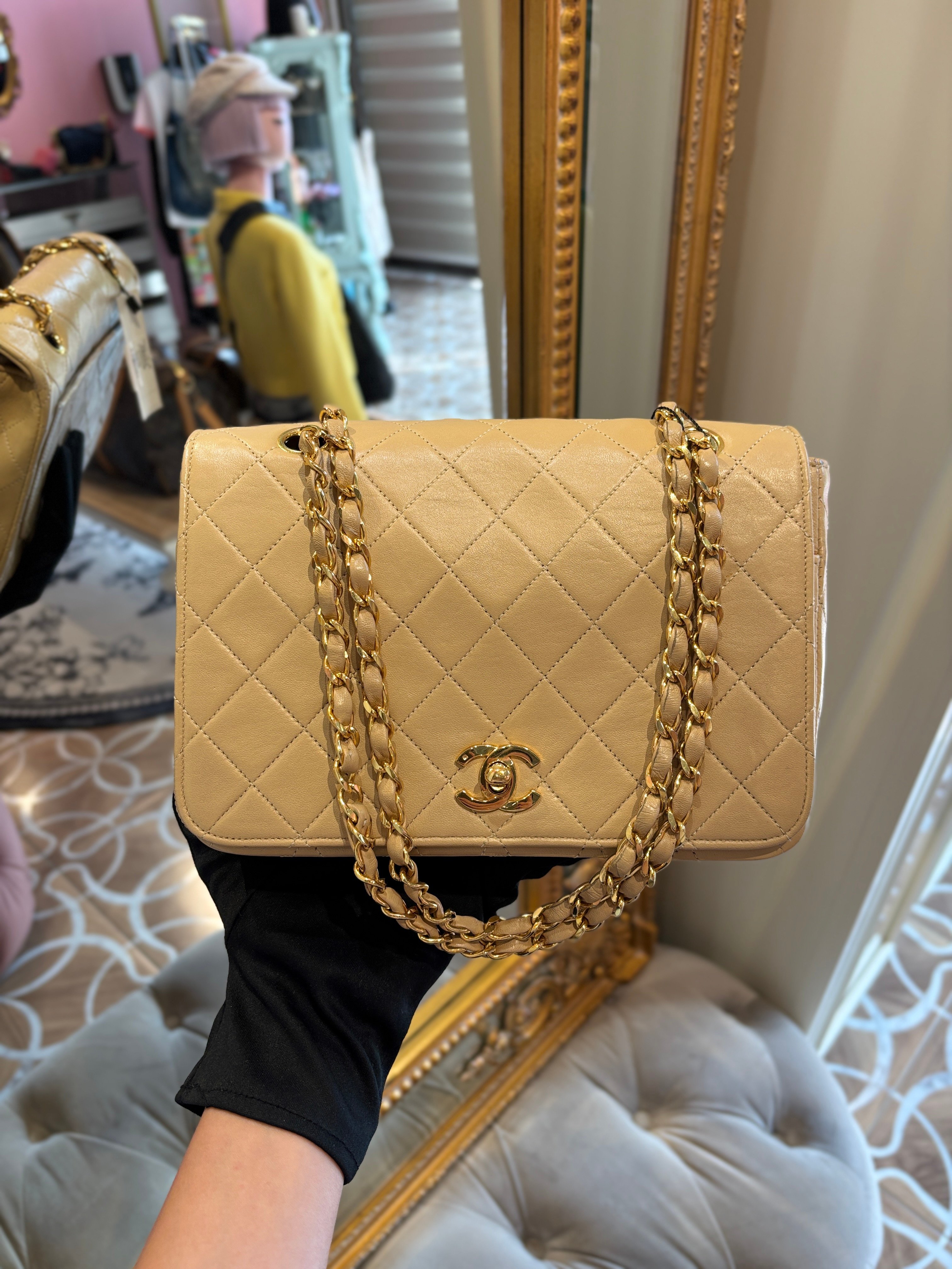 Chanel奶茶掀蓋包