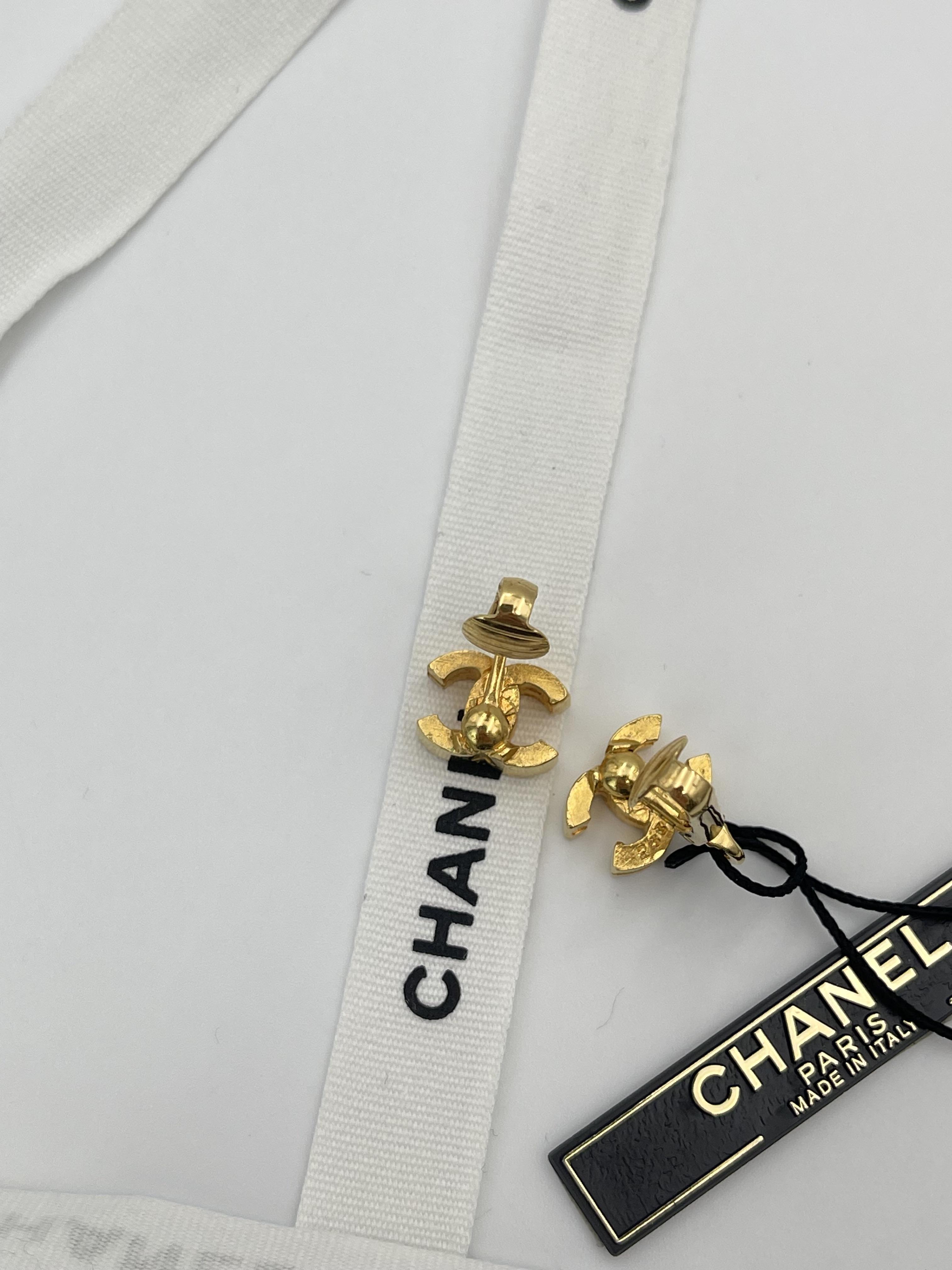 Chanel立體耳夾雙c