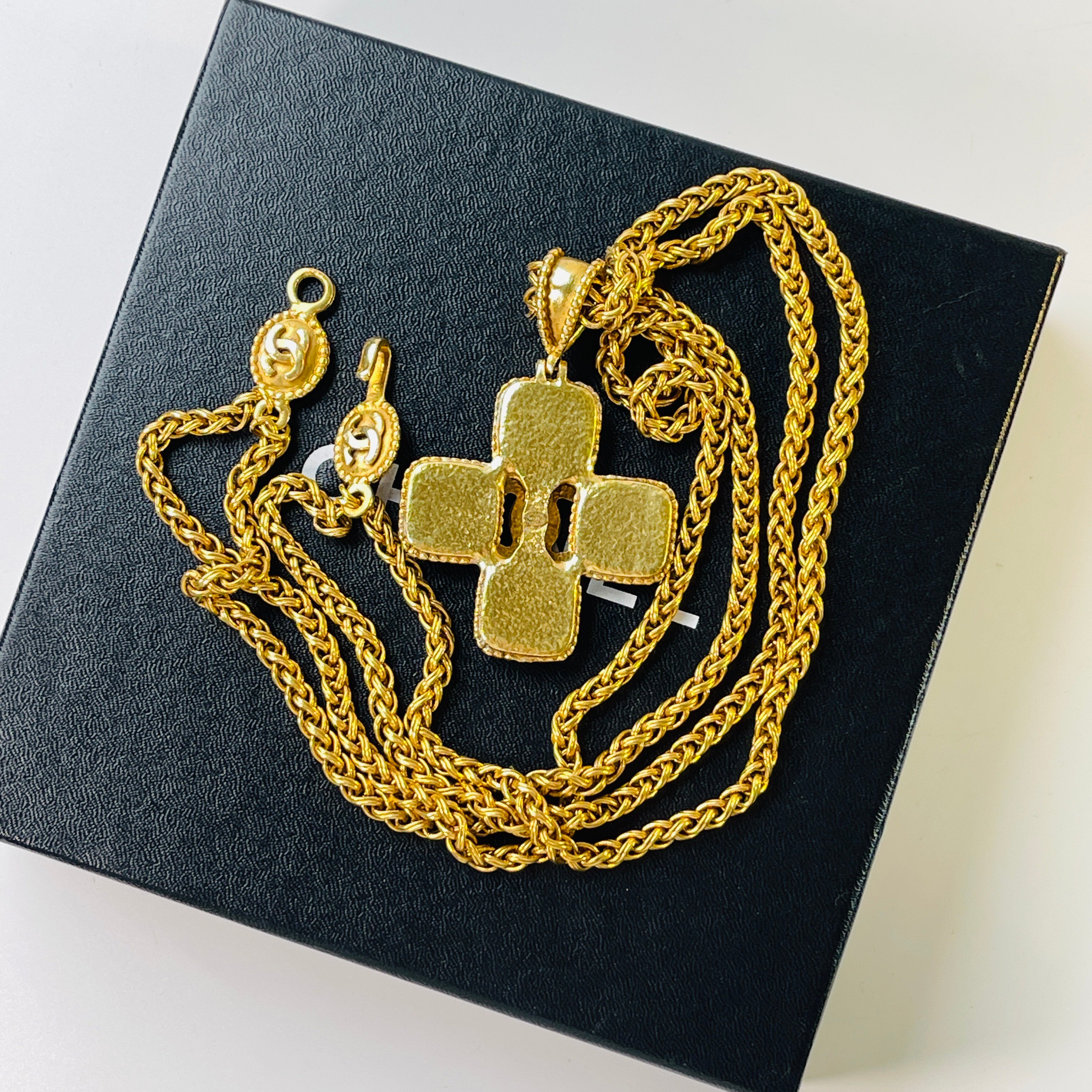 Chanel 藍琉璃十字雙長鍊