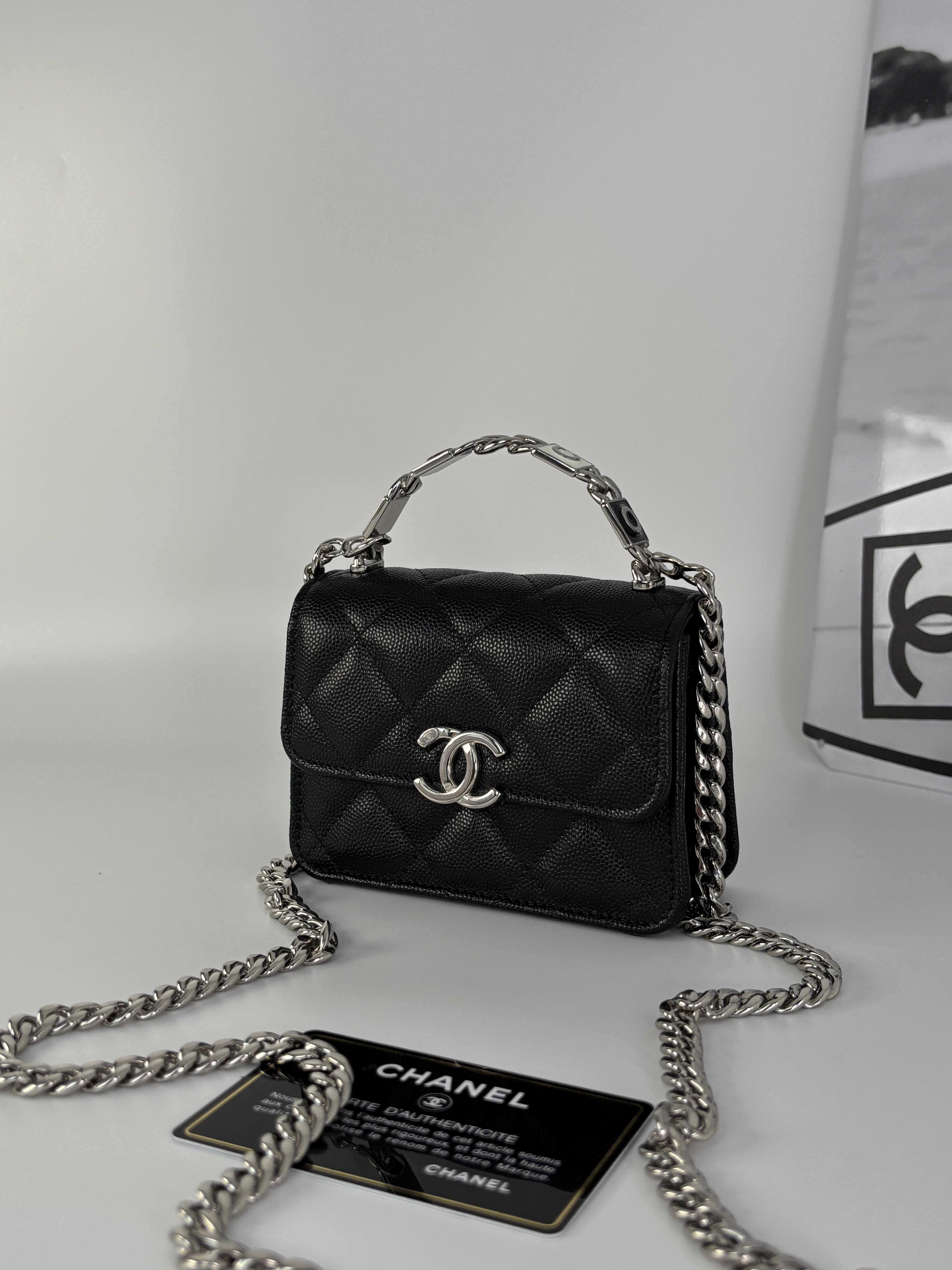 Chanel珐瑯手柄鏈條包