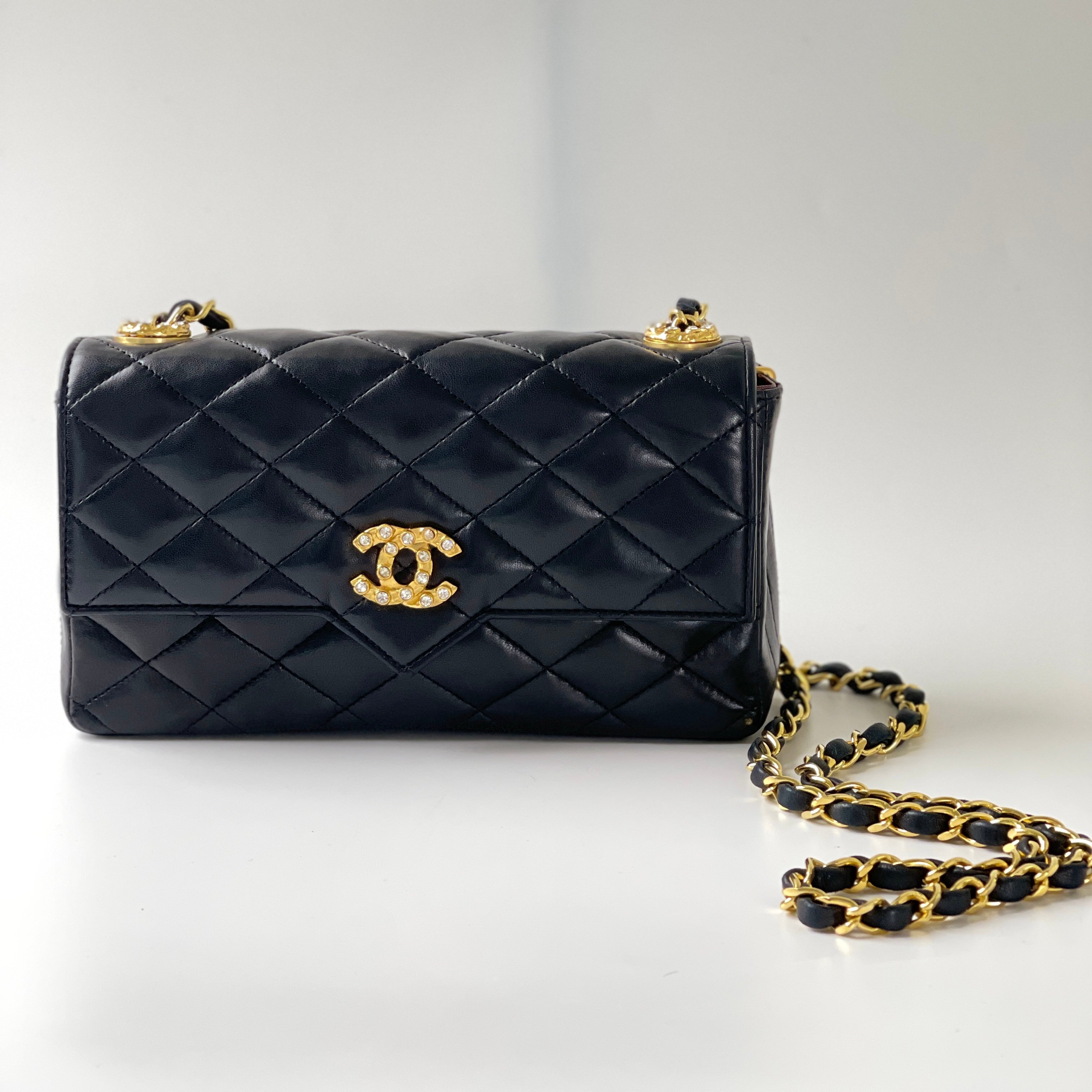 Chanel 萊茵石信封包