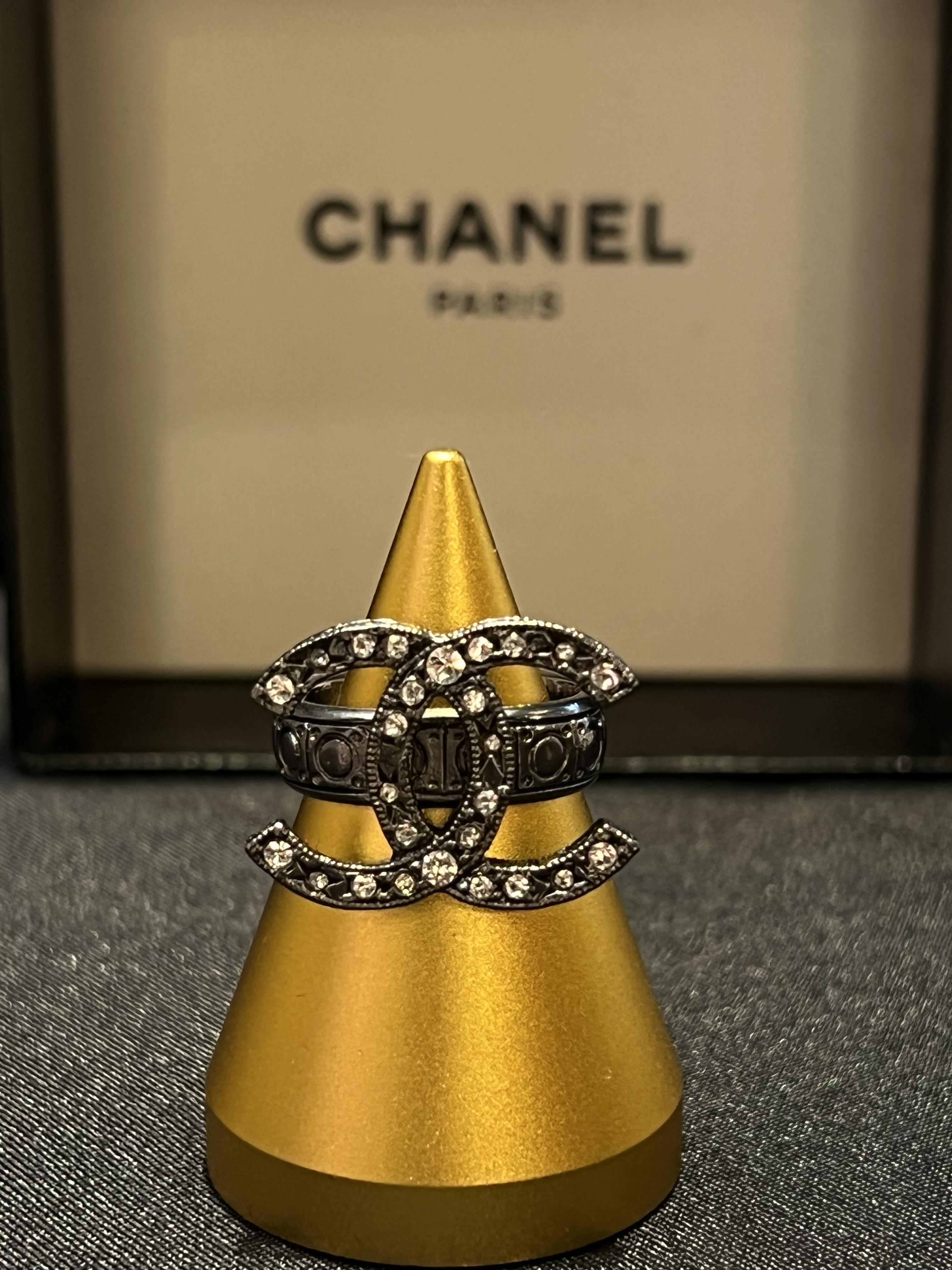 Chanel槍色帶鑽戒指