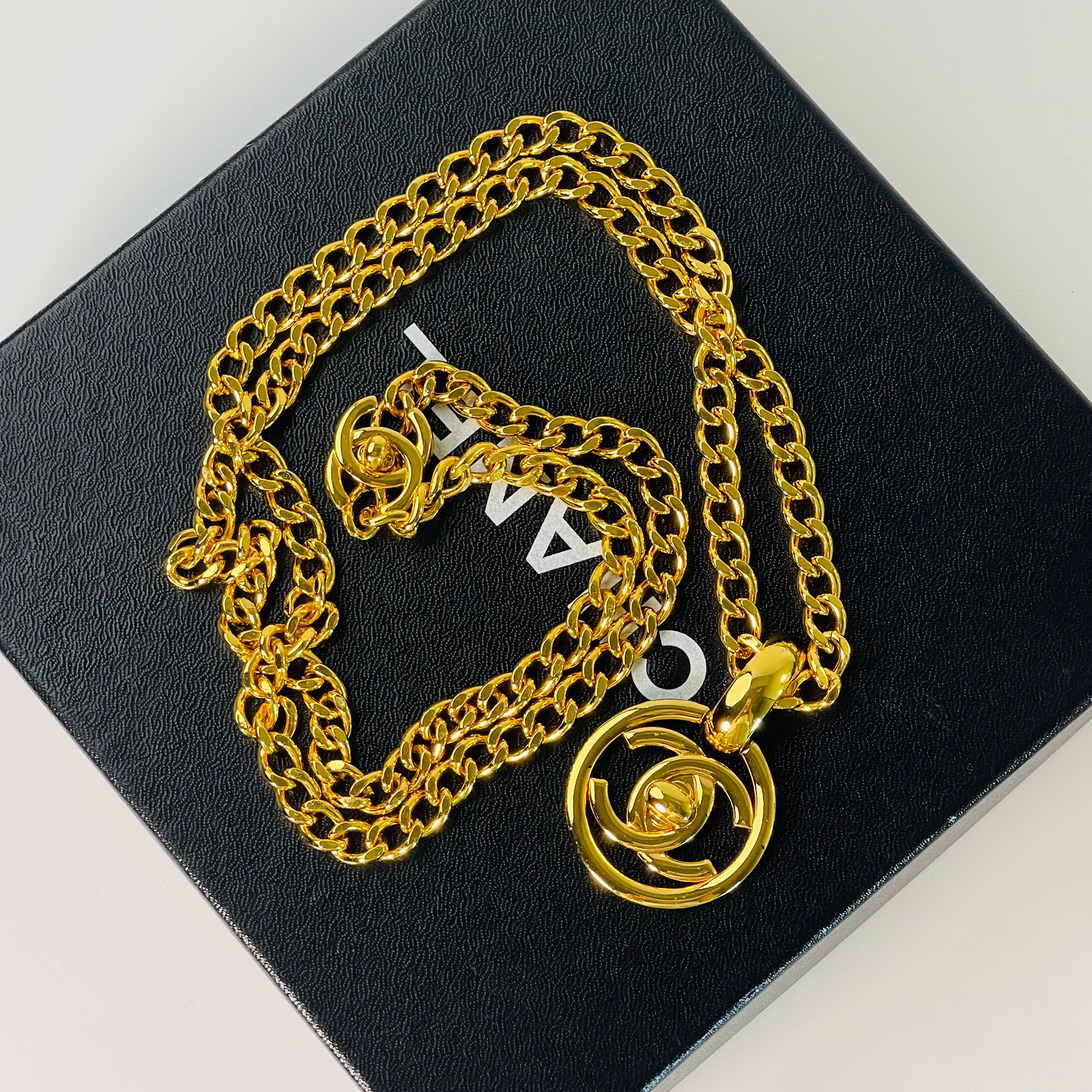Chanel 圓書包釦長鏈