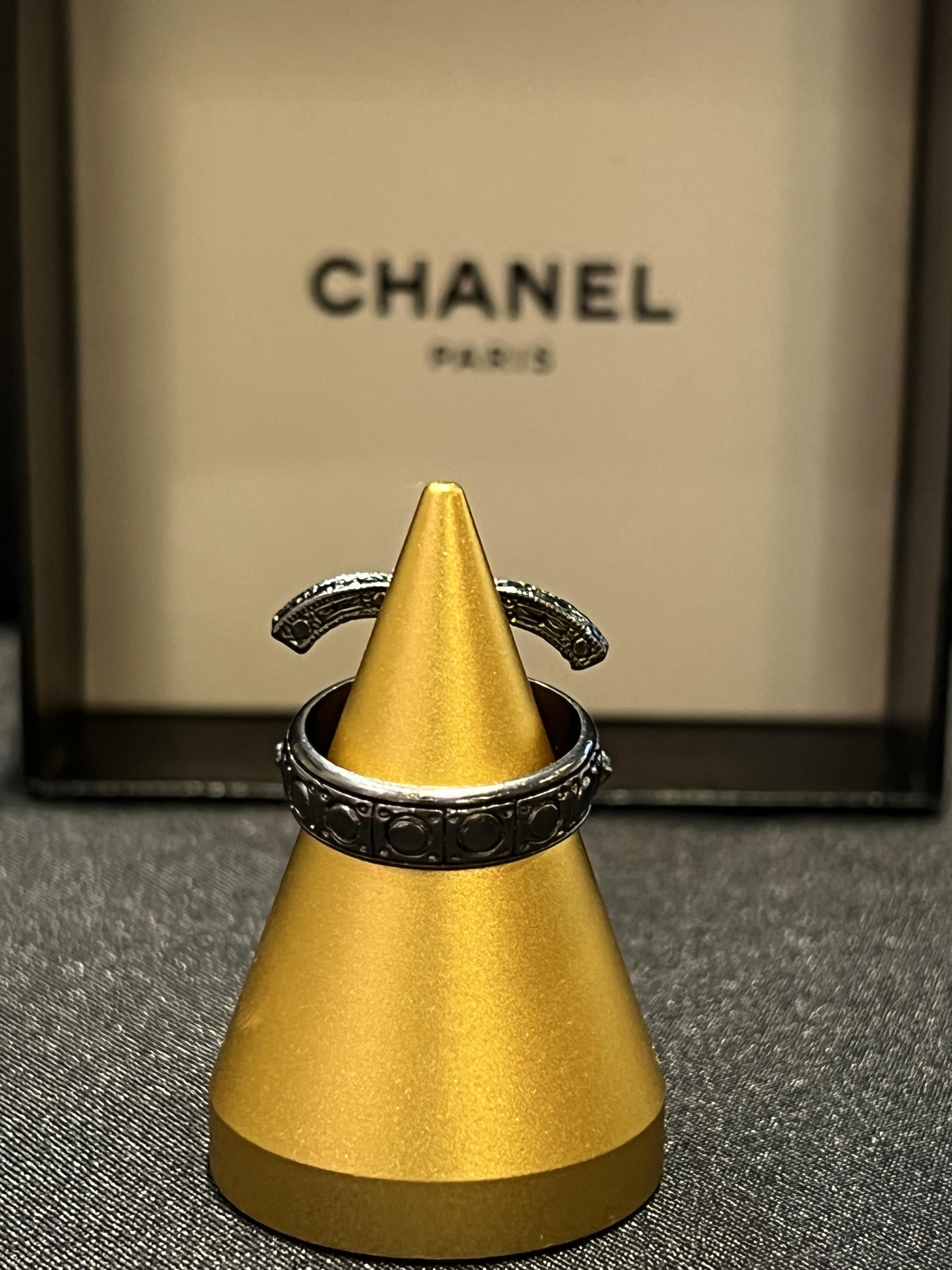 Chanel槍色帶鑽戒指