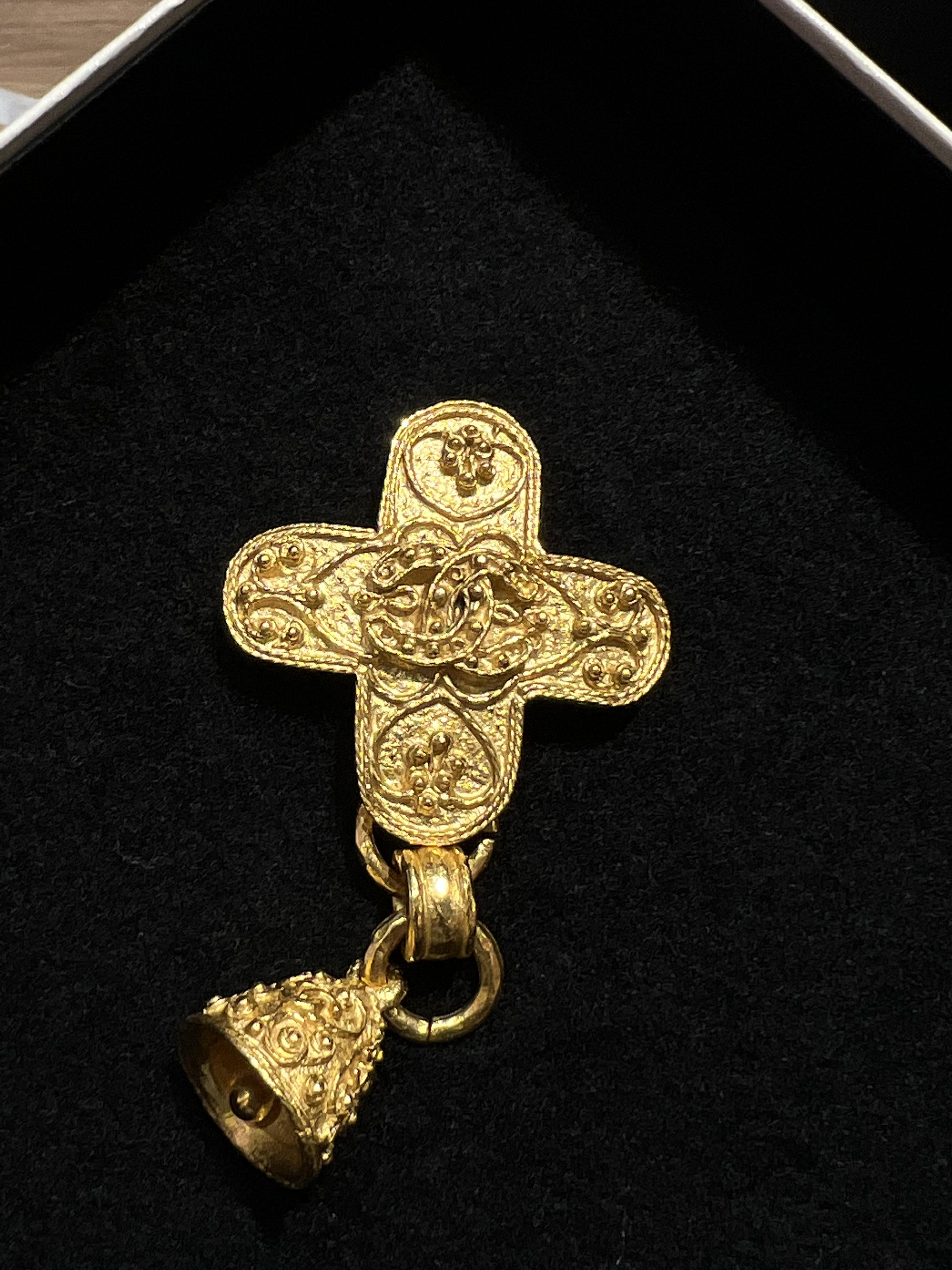 Chanel葡萄藤鈴鐺胸針