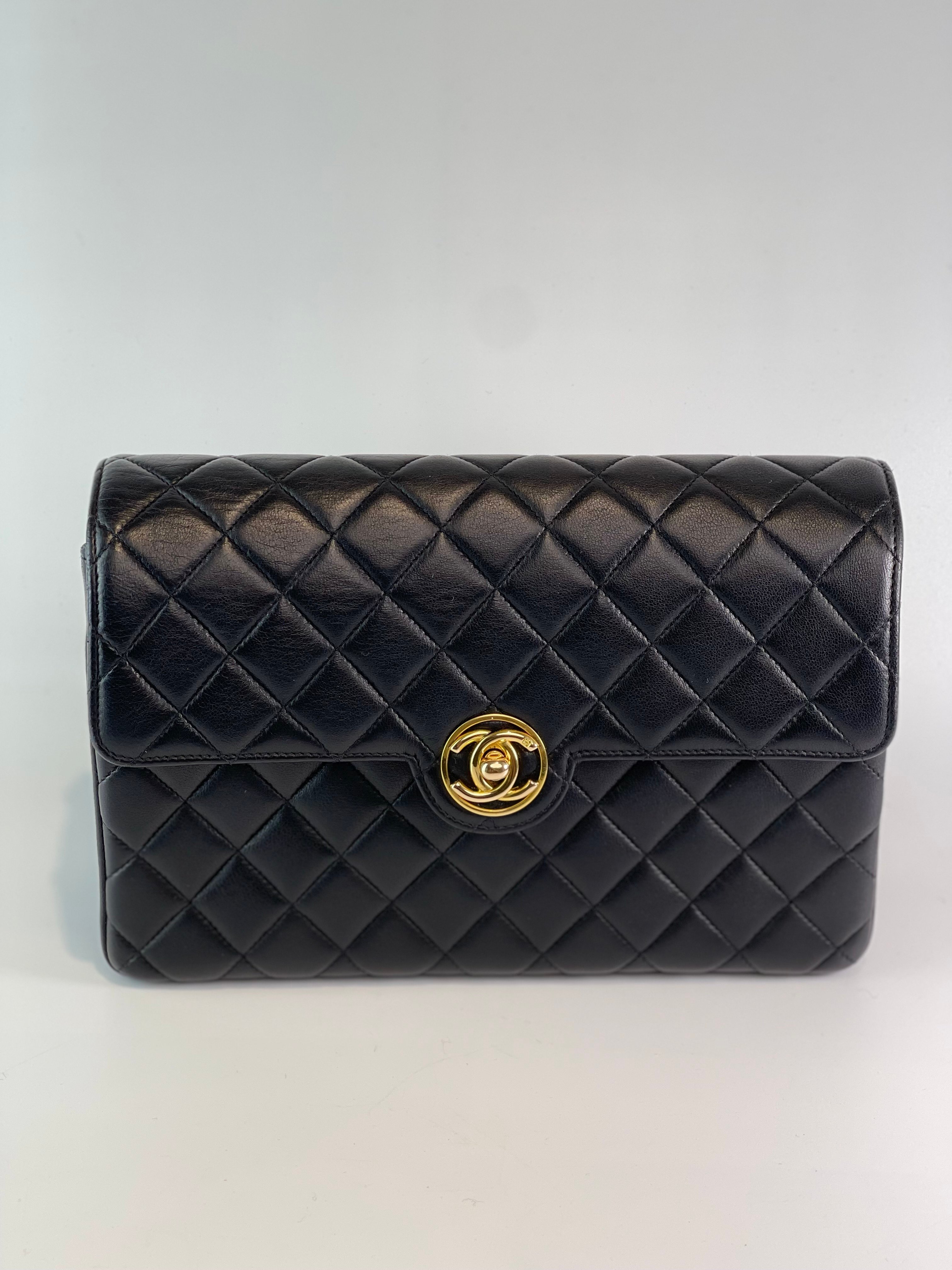 Chanel圓Logo掀蓋離條包