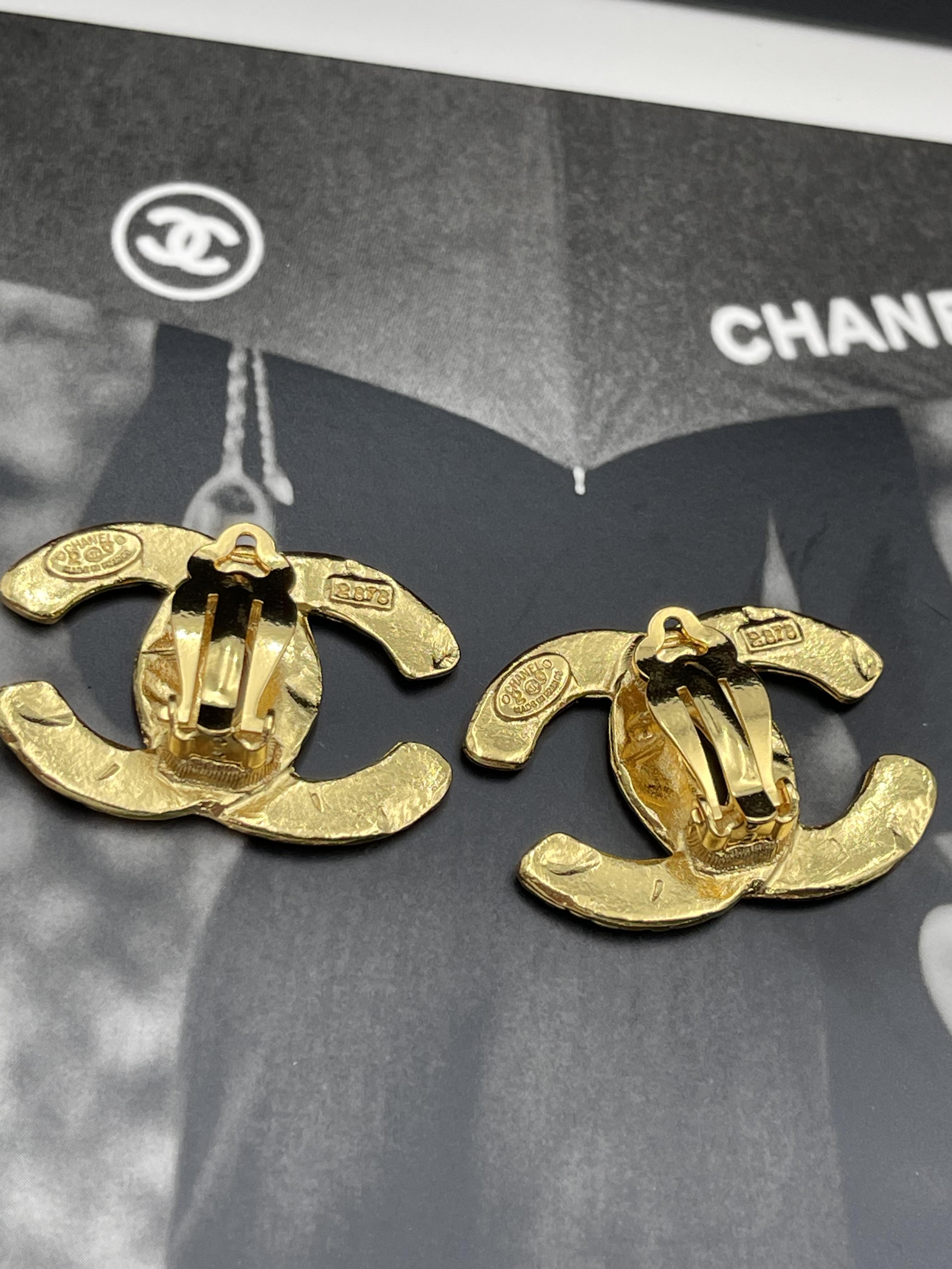 Chanel毛呢編織耳夾