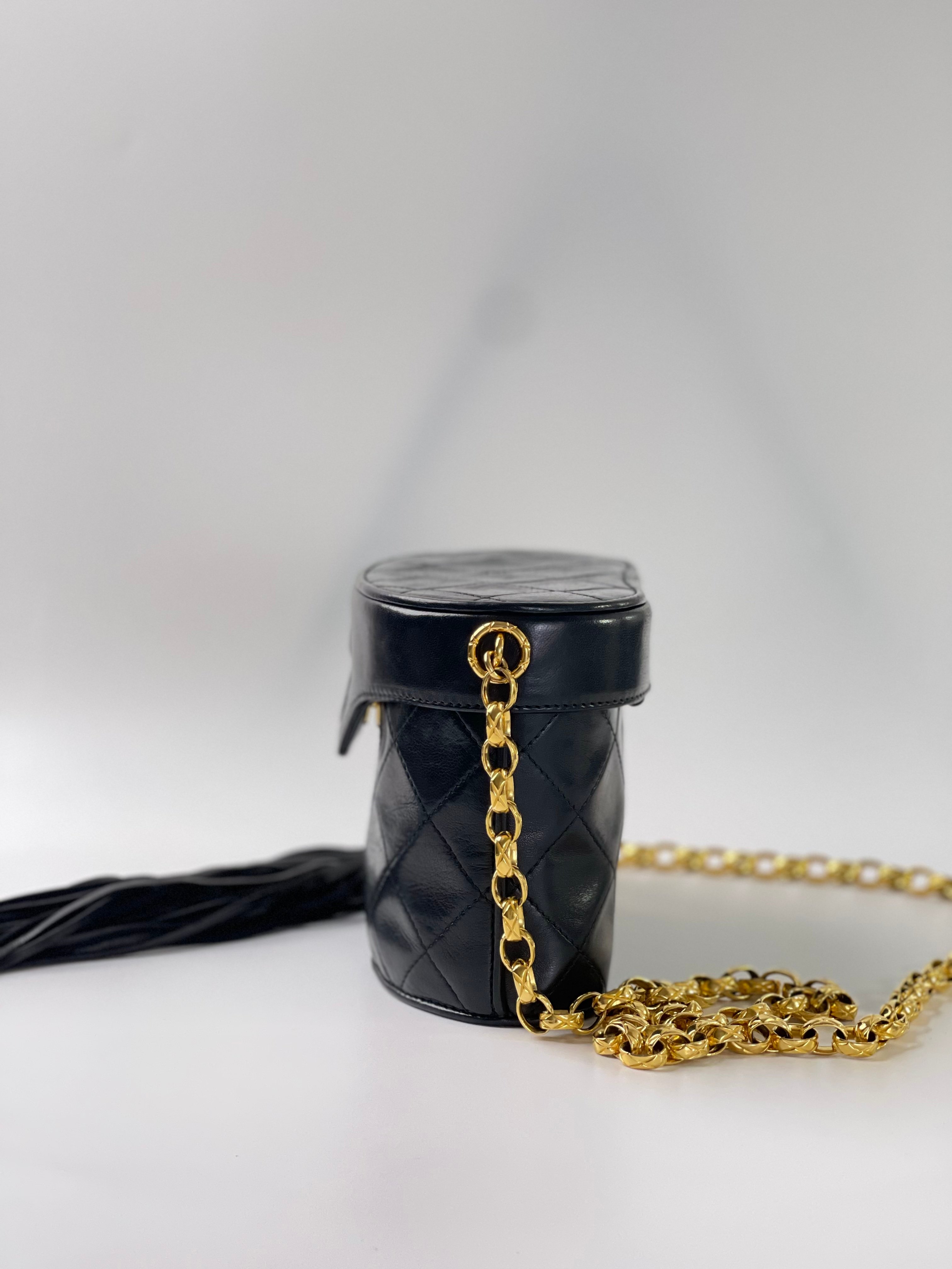 Chanel 雕花鍊長流蘇盒子包