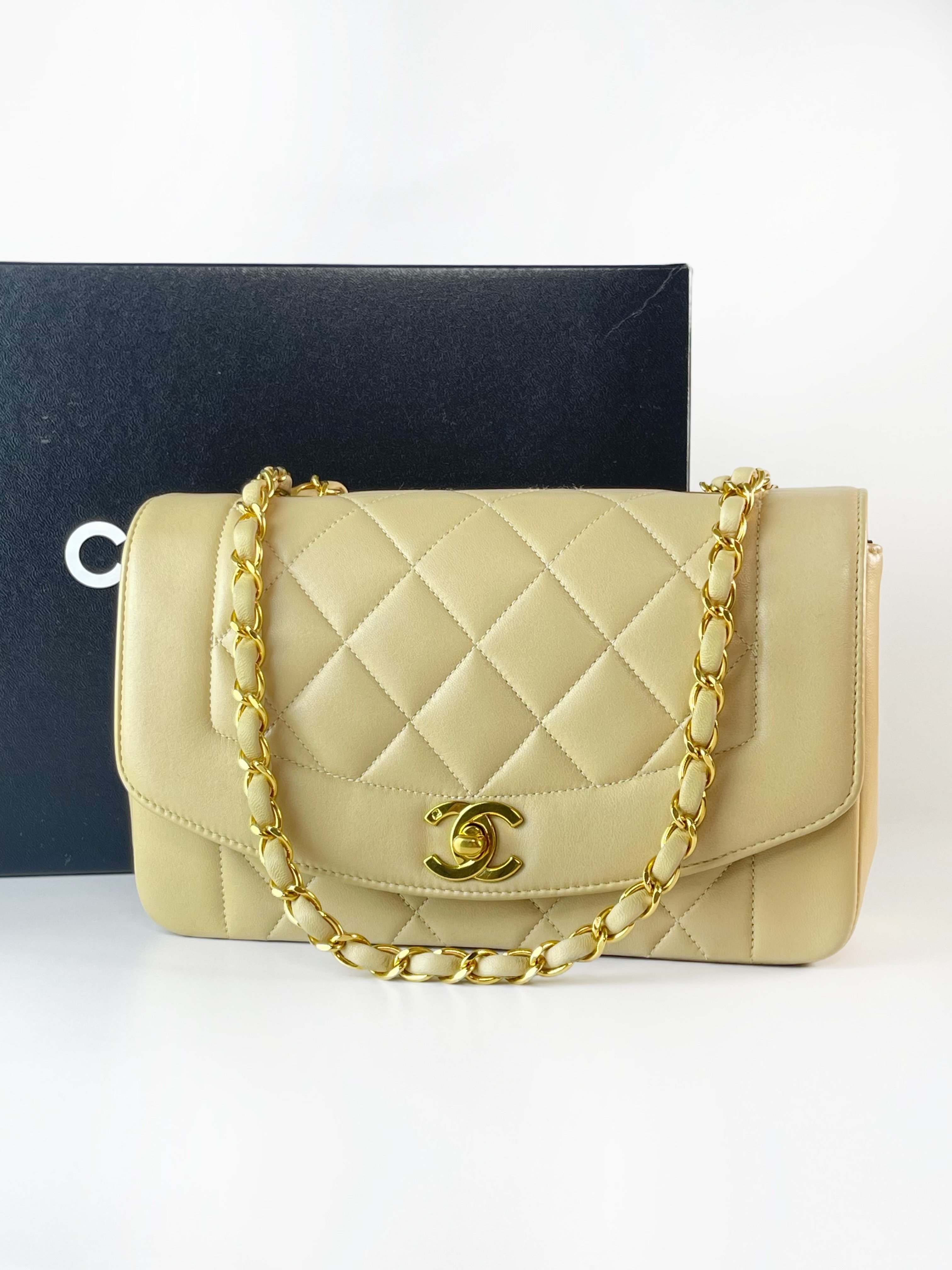 Chanel奶茶色黛妃22