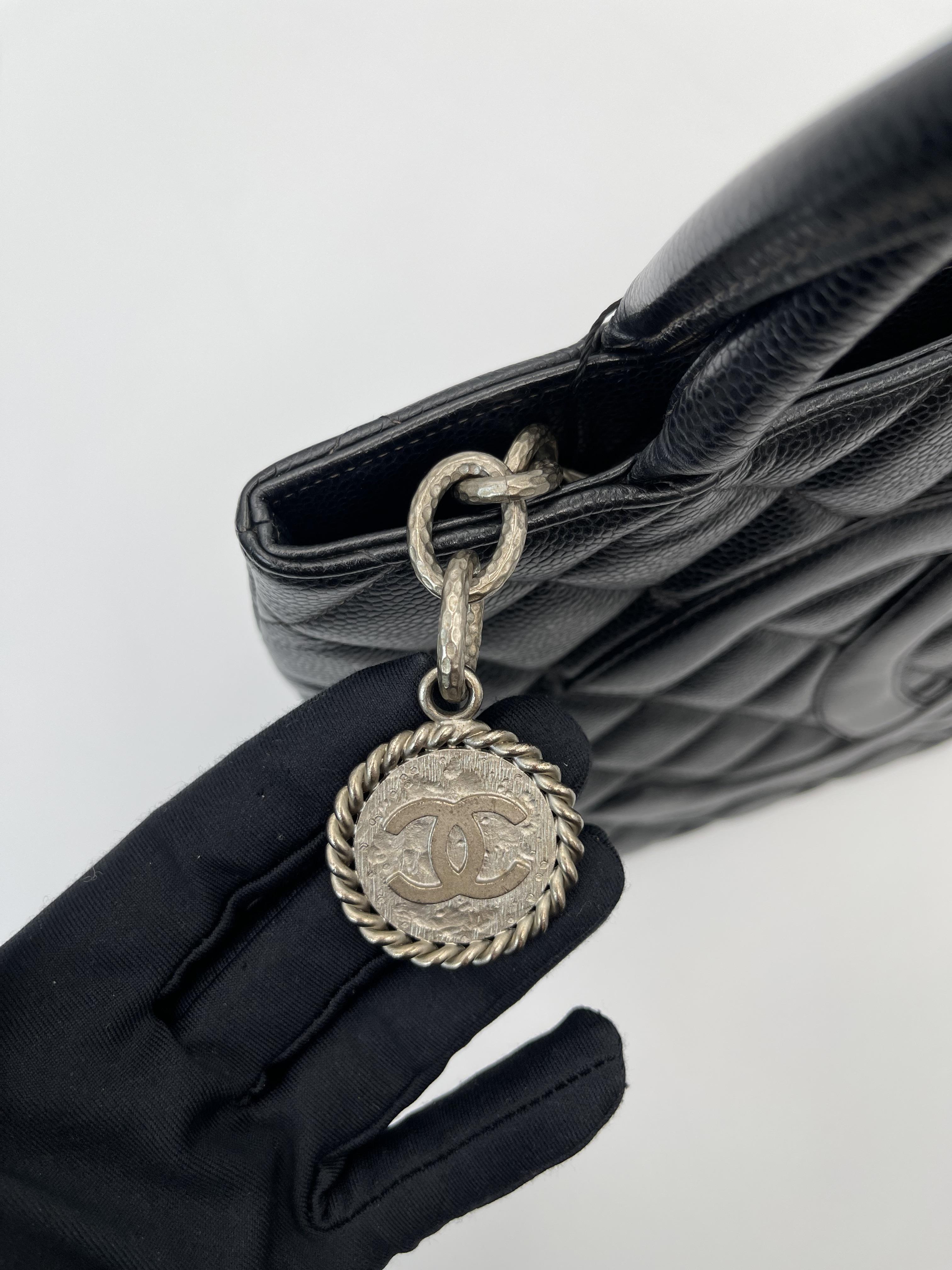 Chanel希爾頓銀幣包