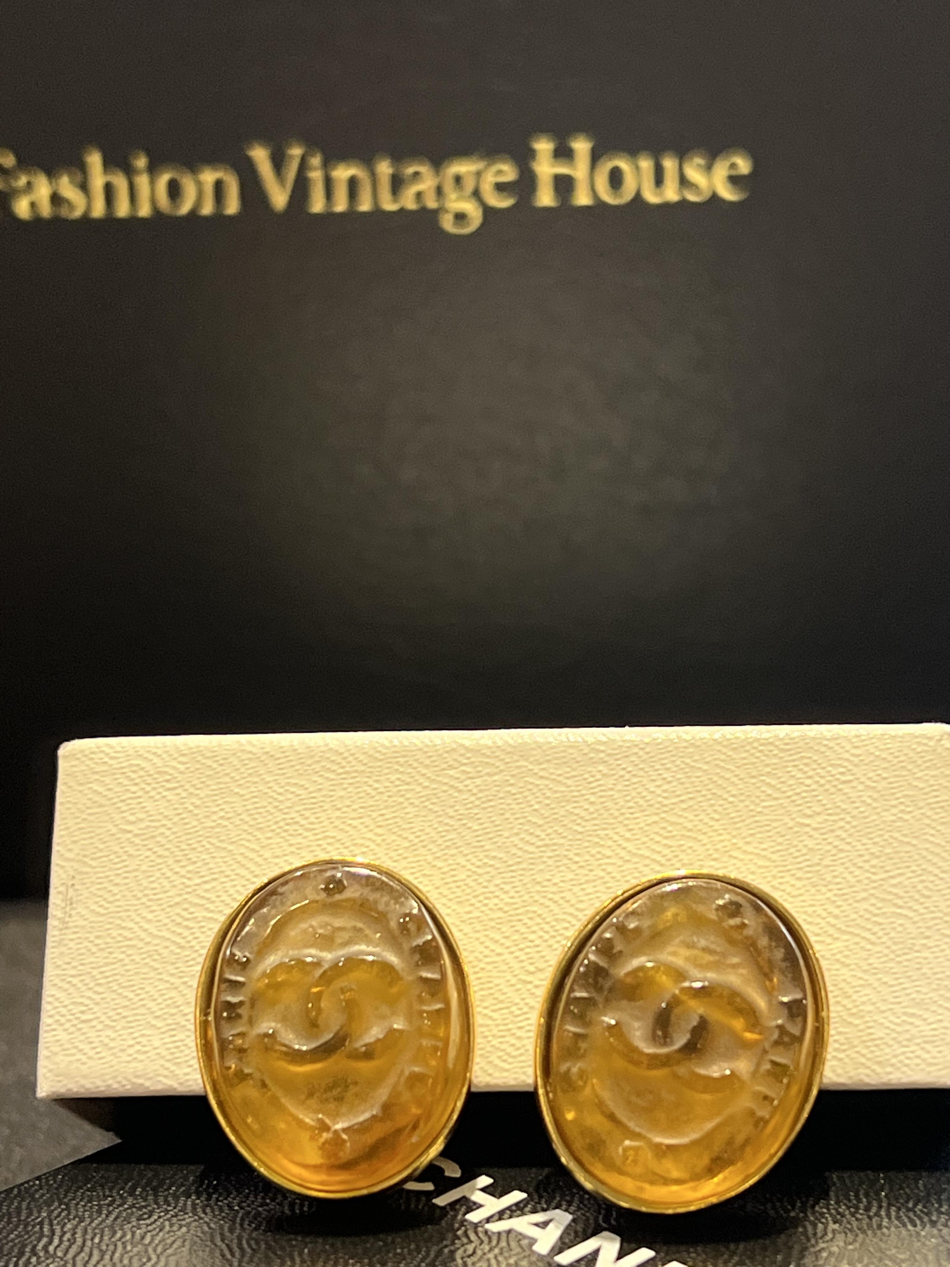 Chanel琥珀雙c橢圓耳夾