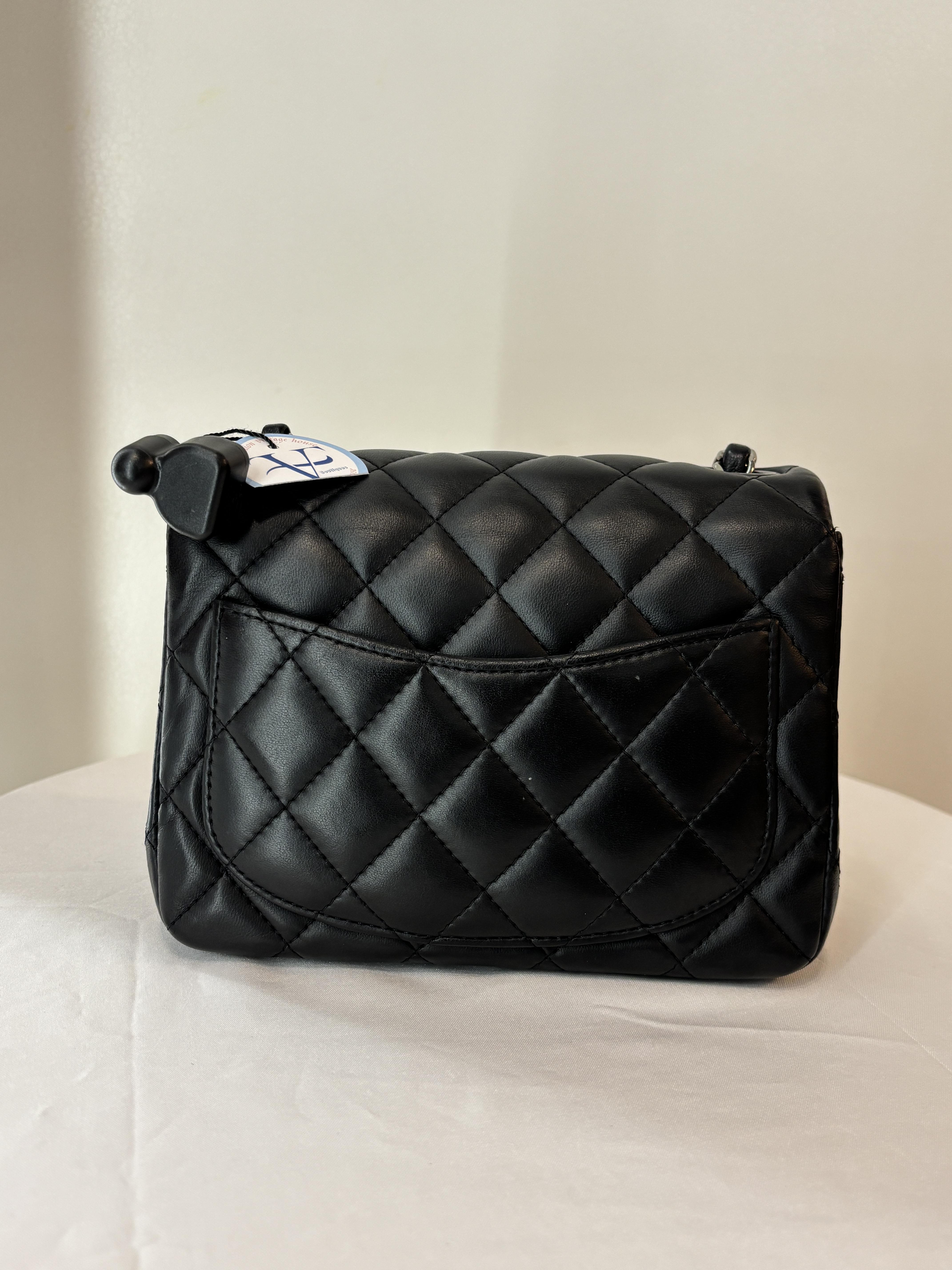 Ba1344 Chanel黑銀方胖