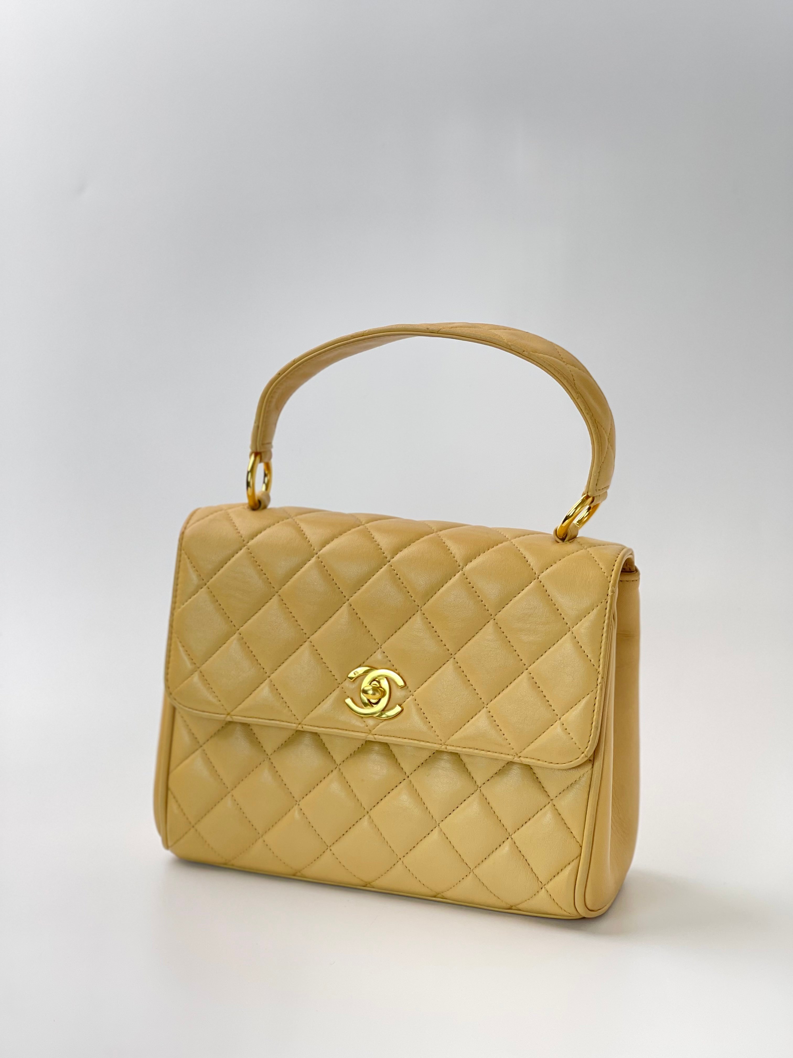 Chanel奶茶色Handle包