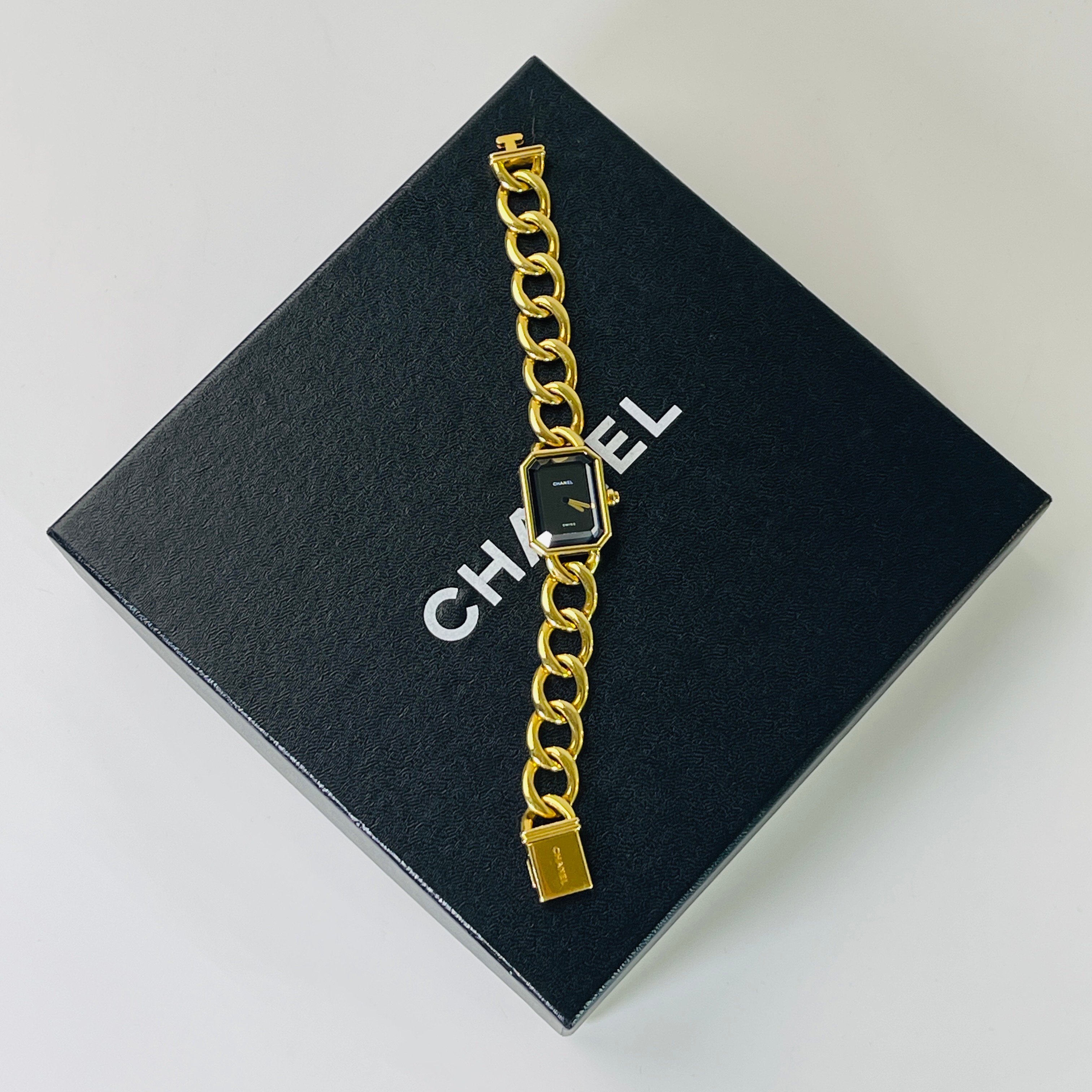 Chanel 18k 首映錶 XL