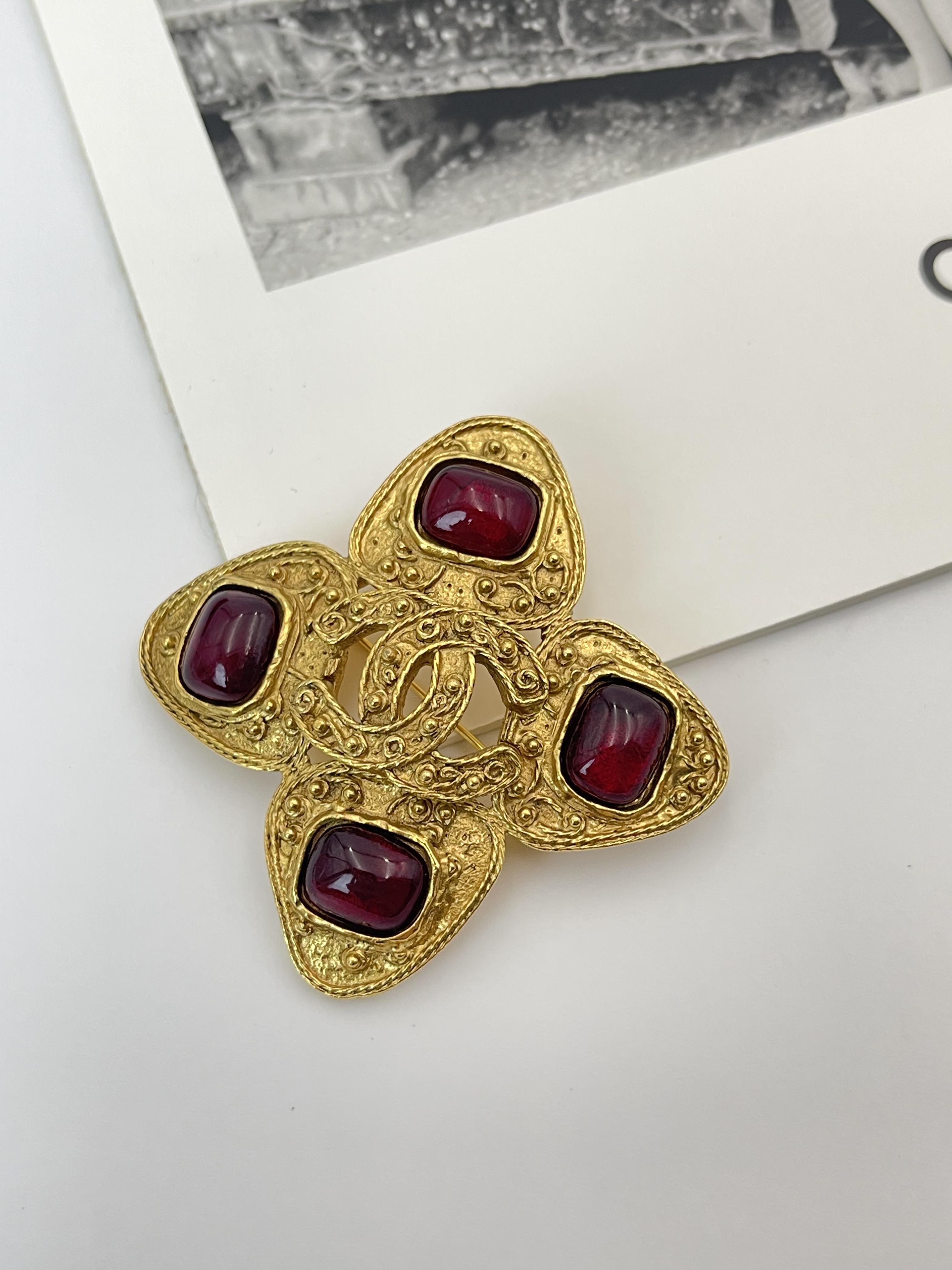 Chanel琉璃葡萄藤胸針