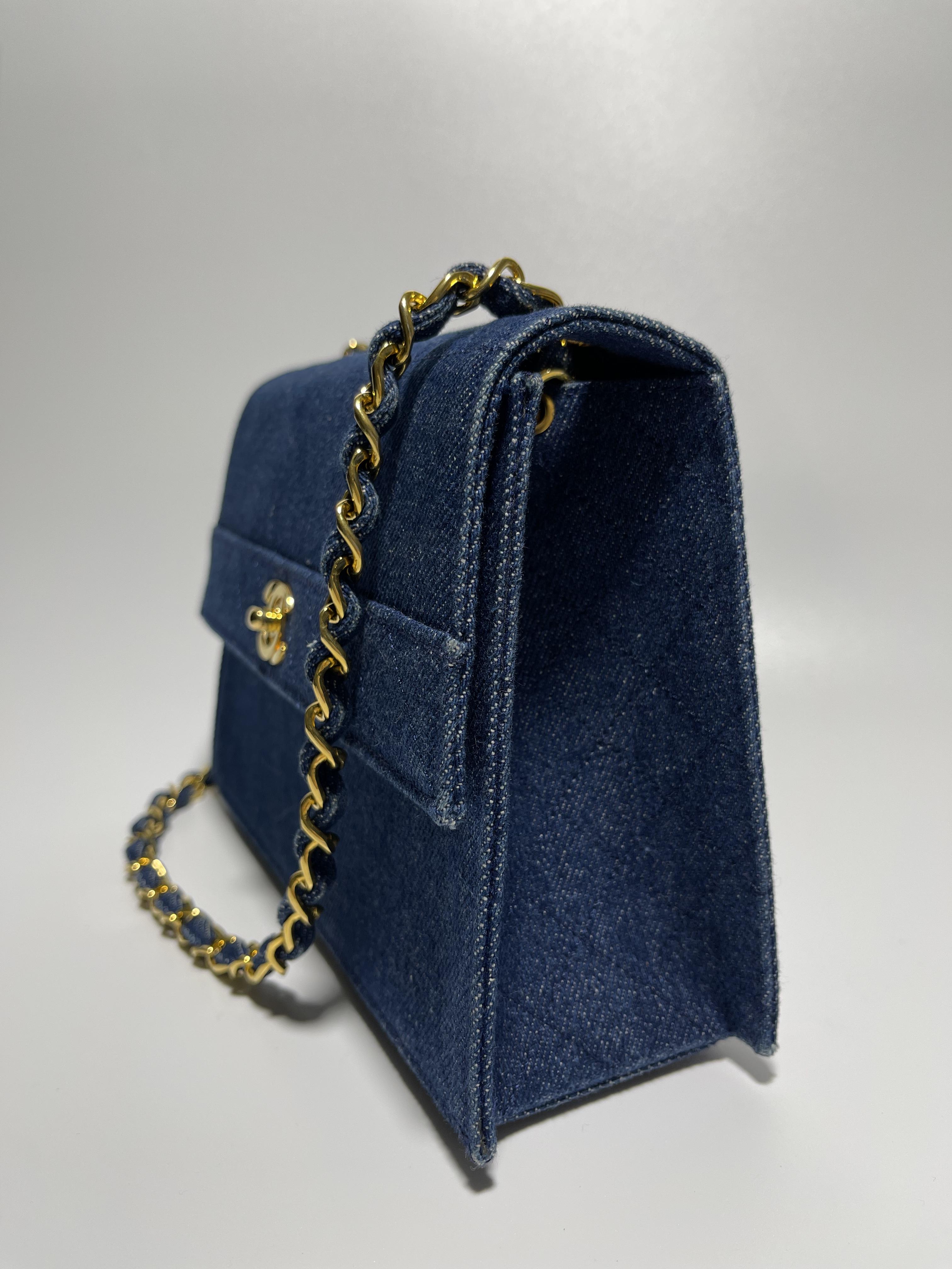 Chanel 牛仔梯形包