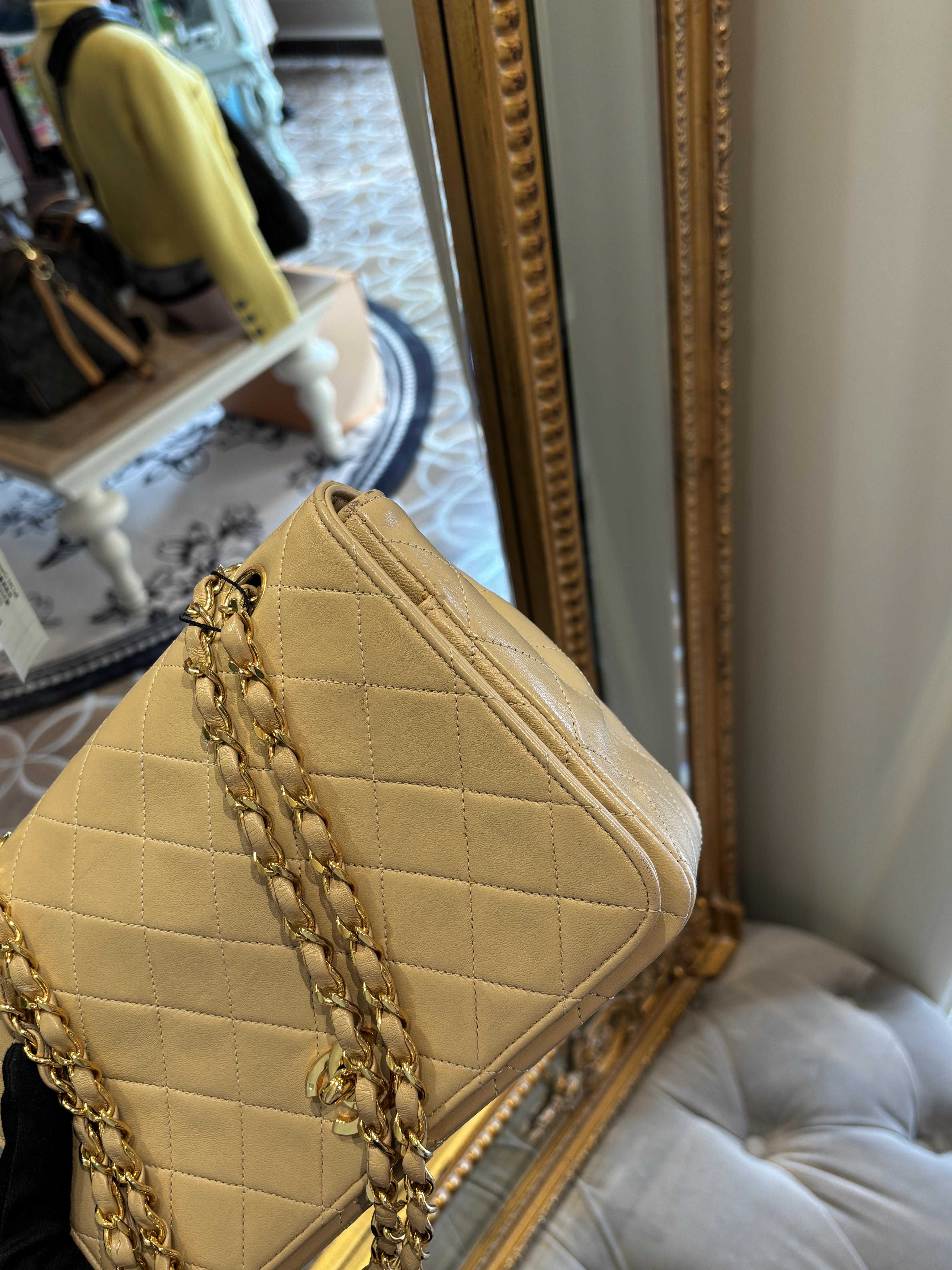 Chanel奶茶掀蓋包