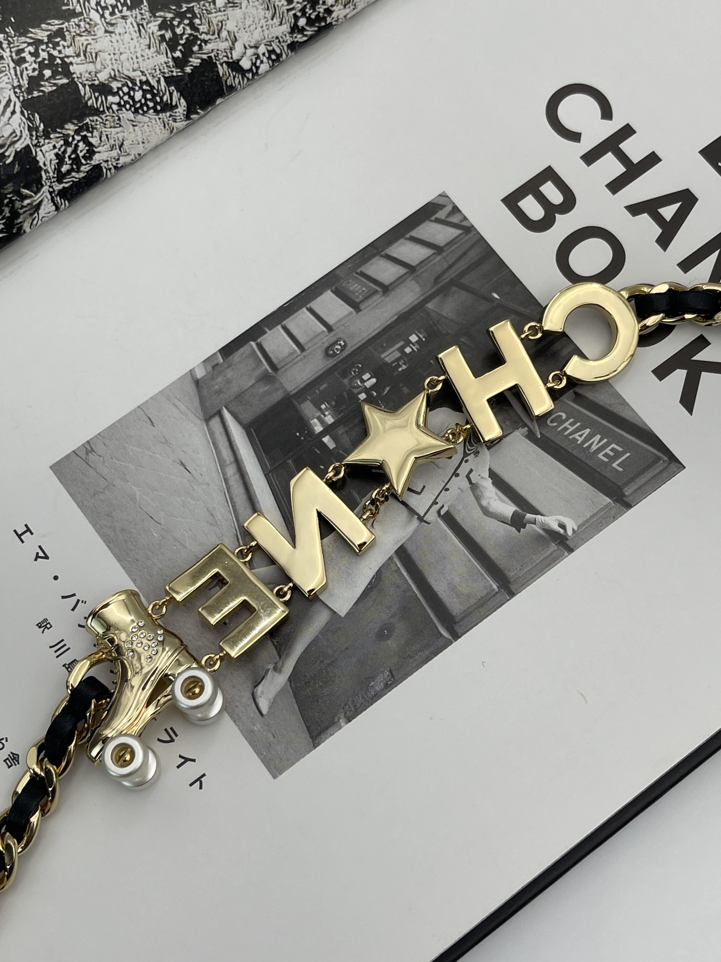 Chanel字樣溜冰鞋手鍊