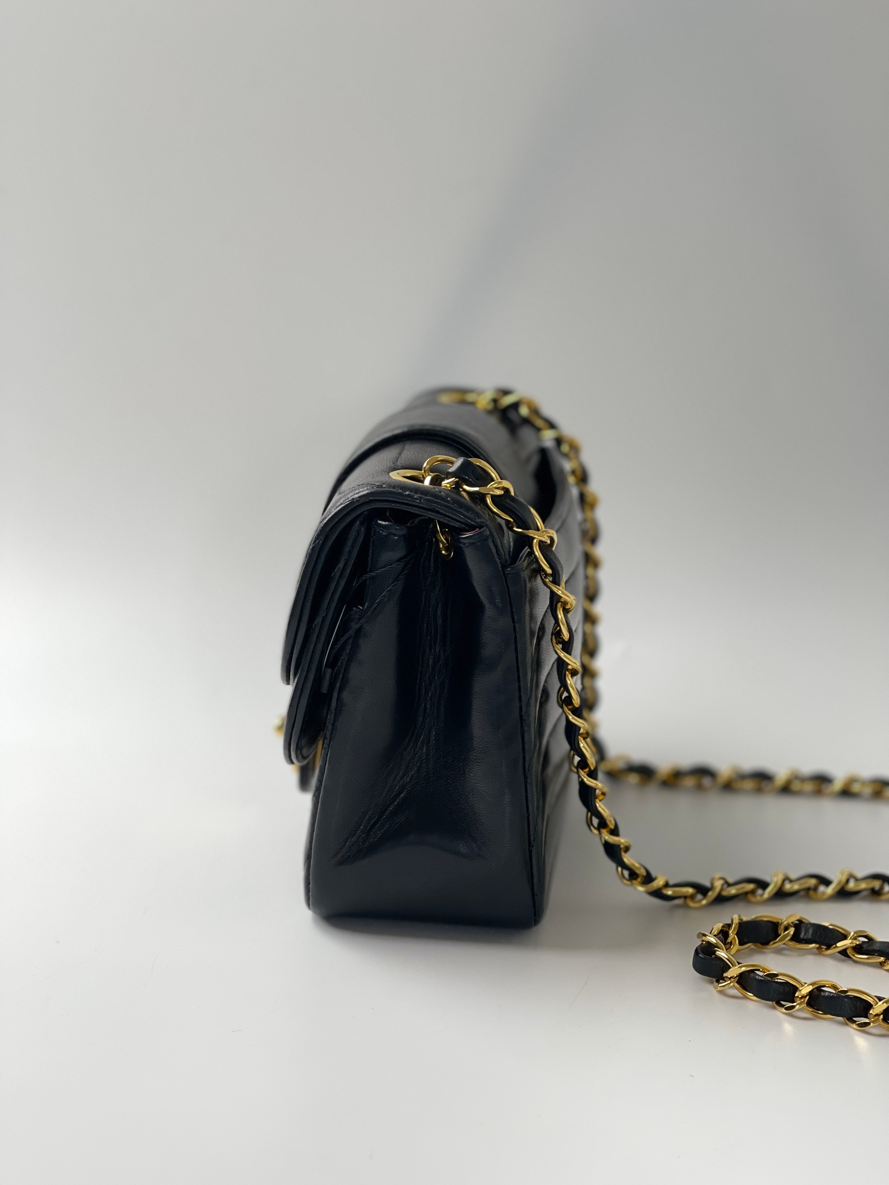 Chanel 橫紋掀蓋小方胖