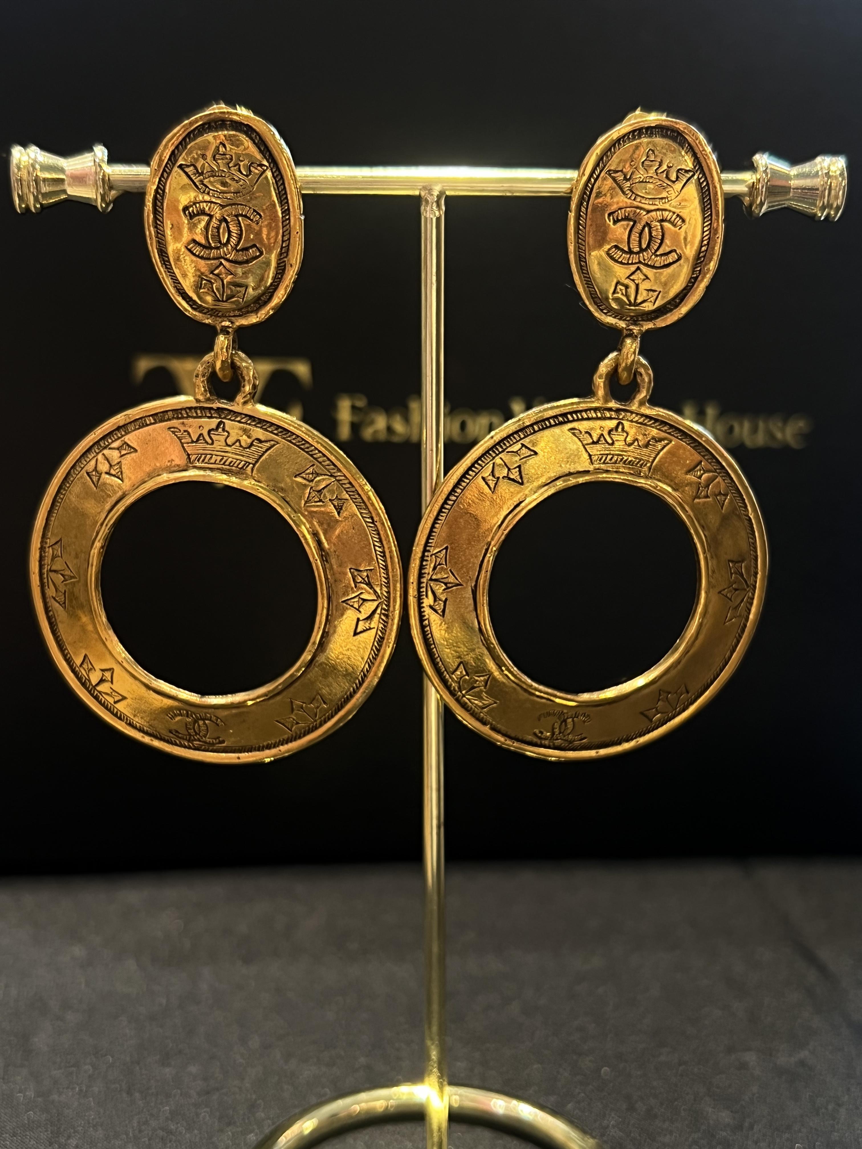 Chanel皇冠垂墜大耳夾