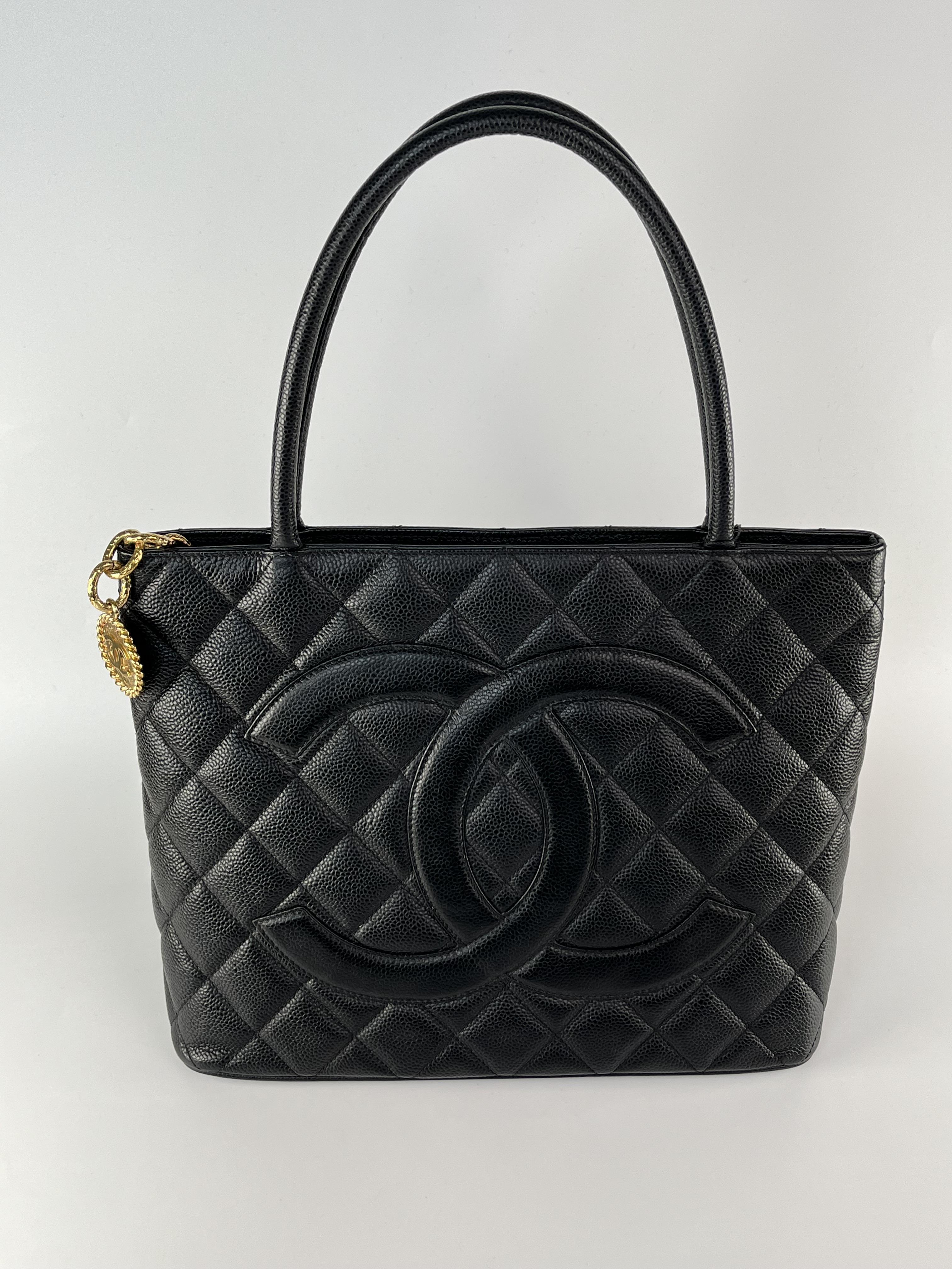 Chanel希爾頓金幣包