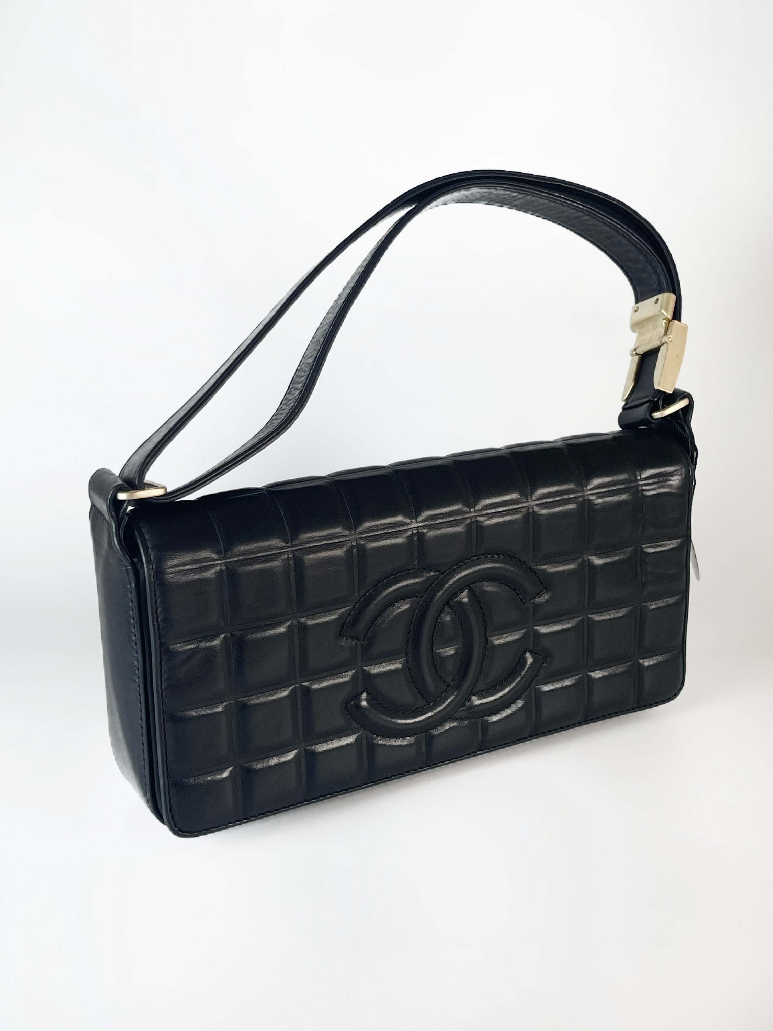 Chanel冰格腋下包