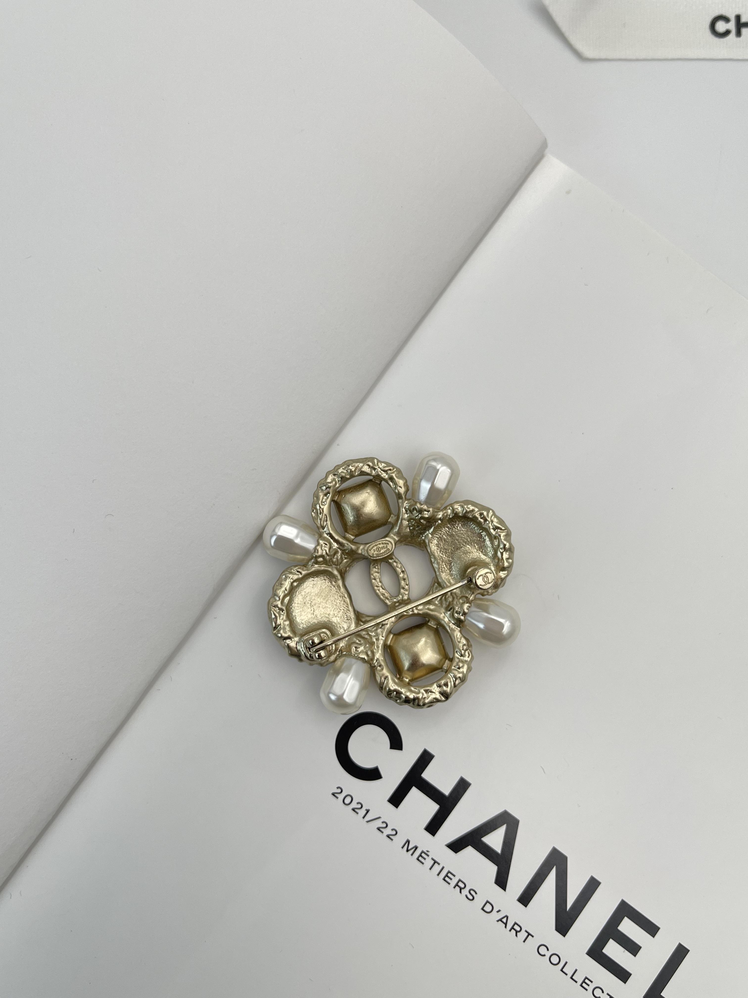 Chanel萊茵石珍珠胸針