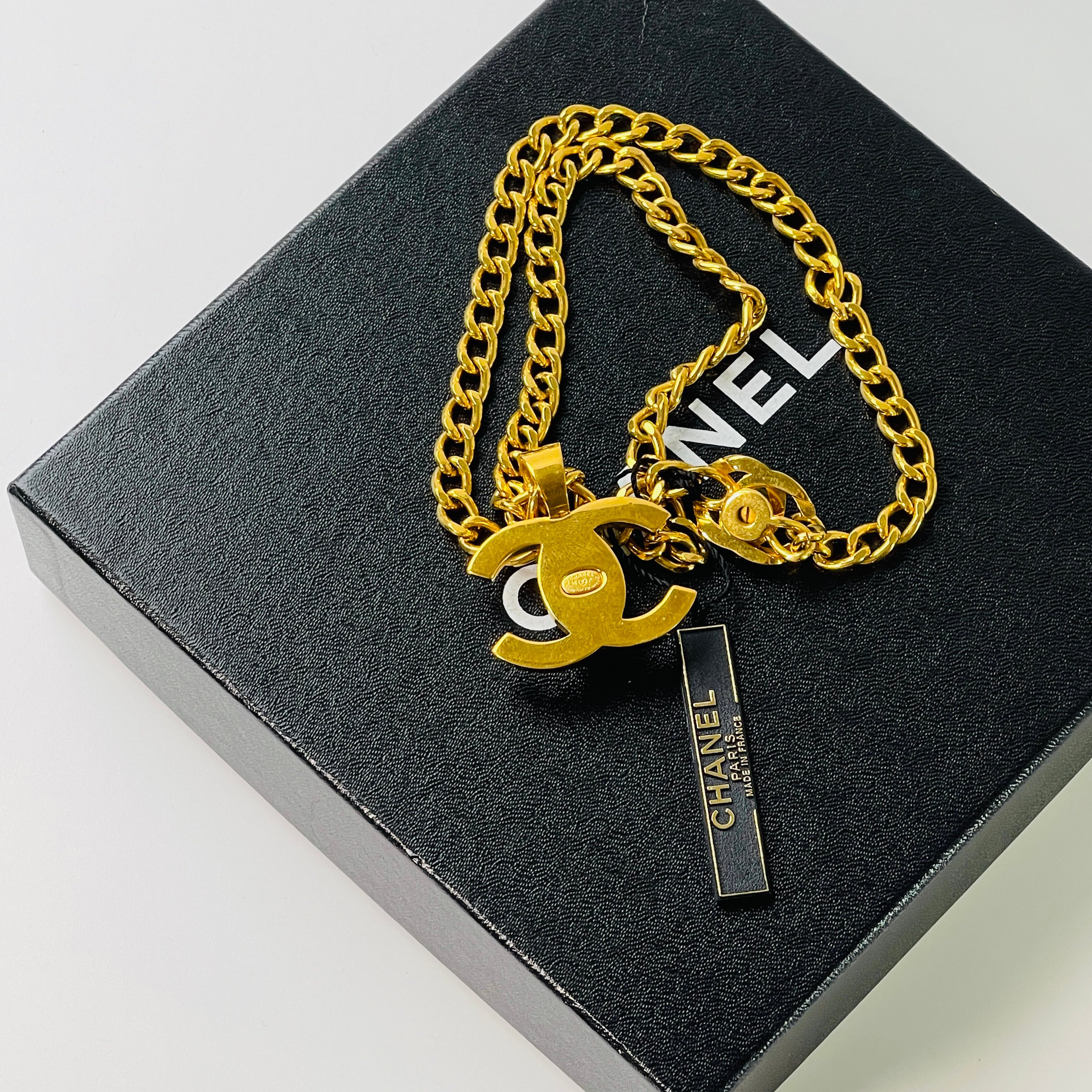 Chanel 雙書包釦短鏈