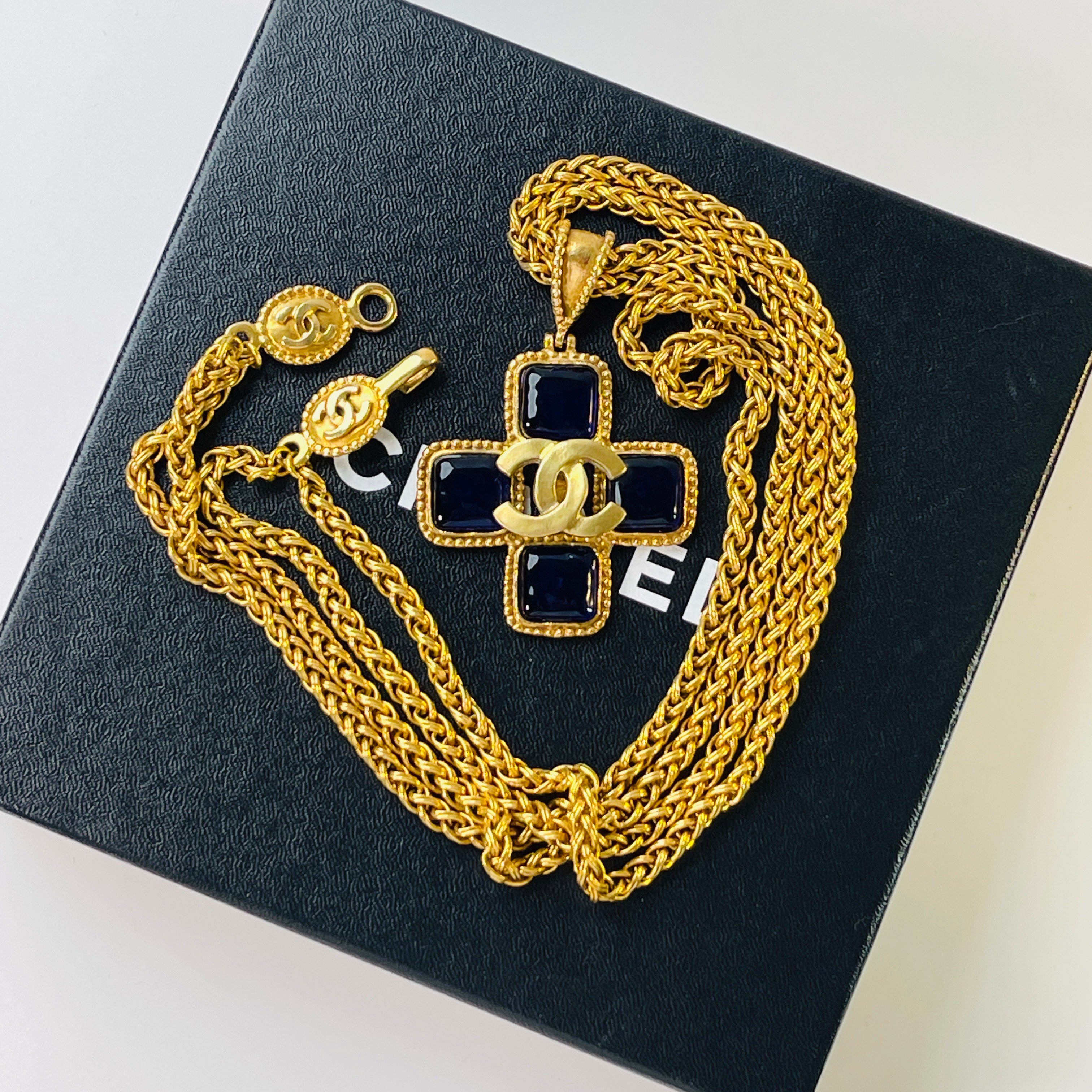 Chanel 藍琉璃十字雙長鍊