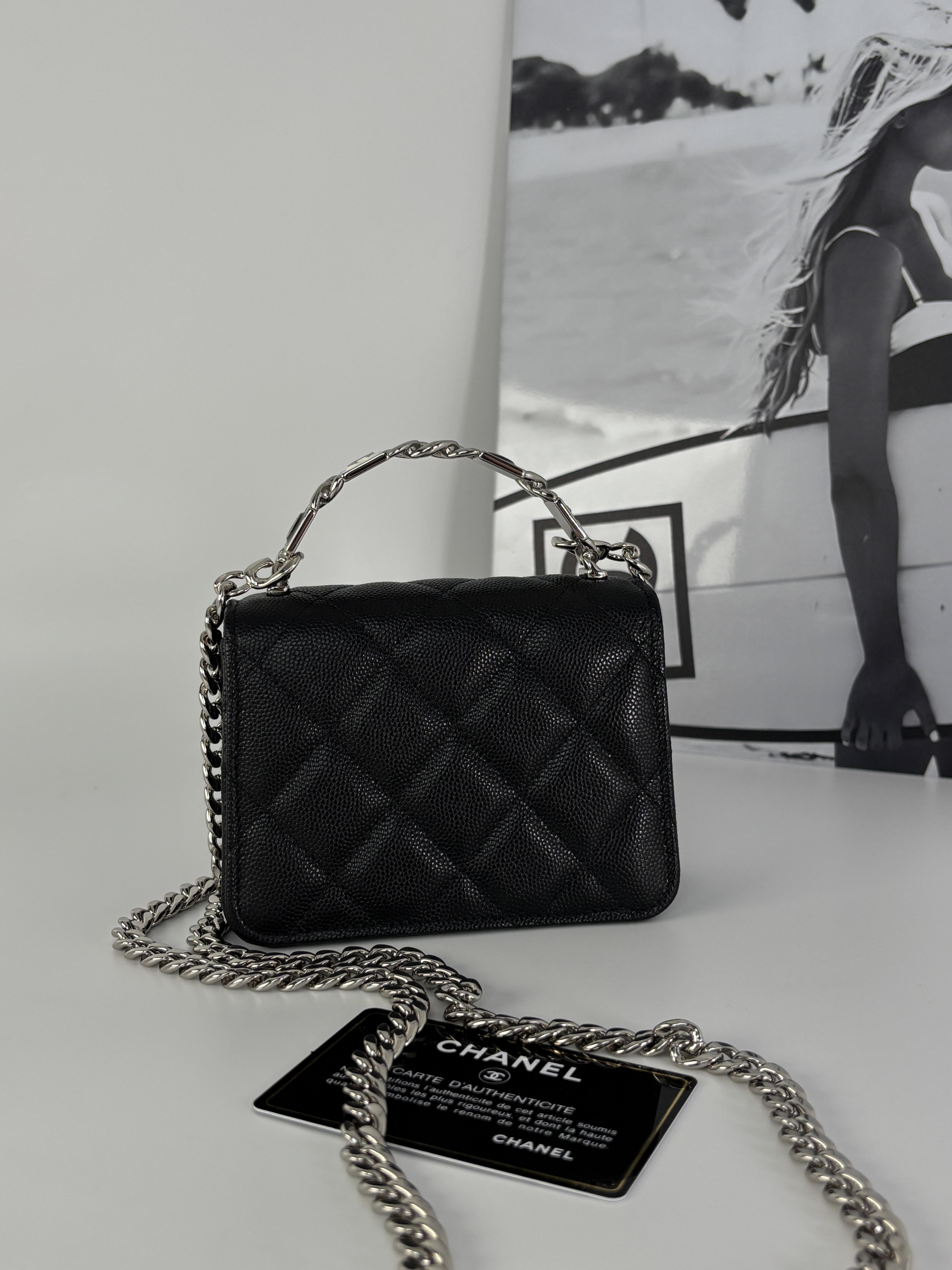 Chanel珐瑯手柄鏈條包