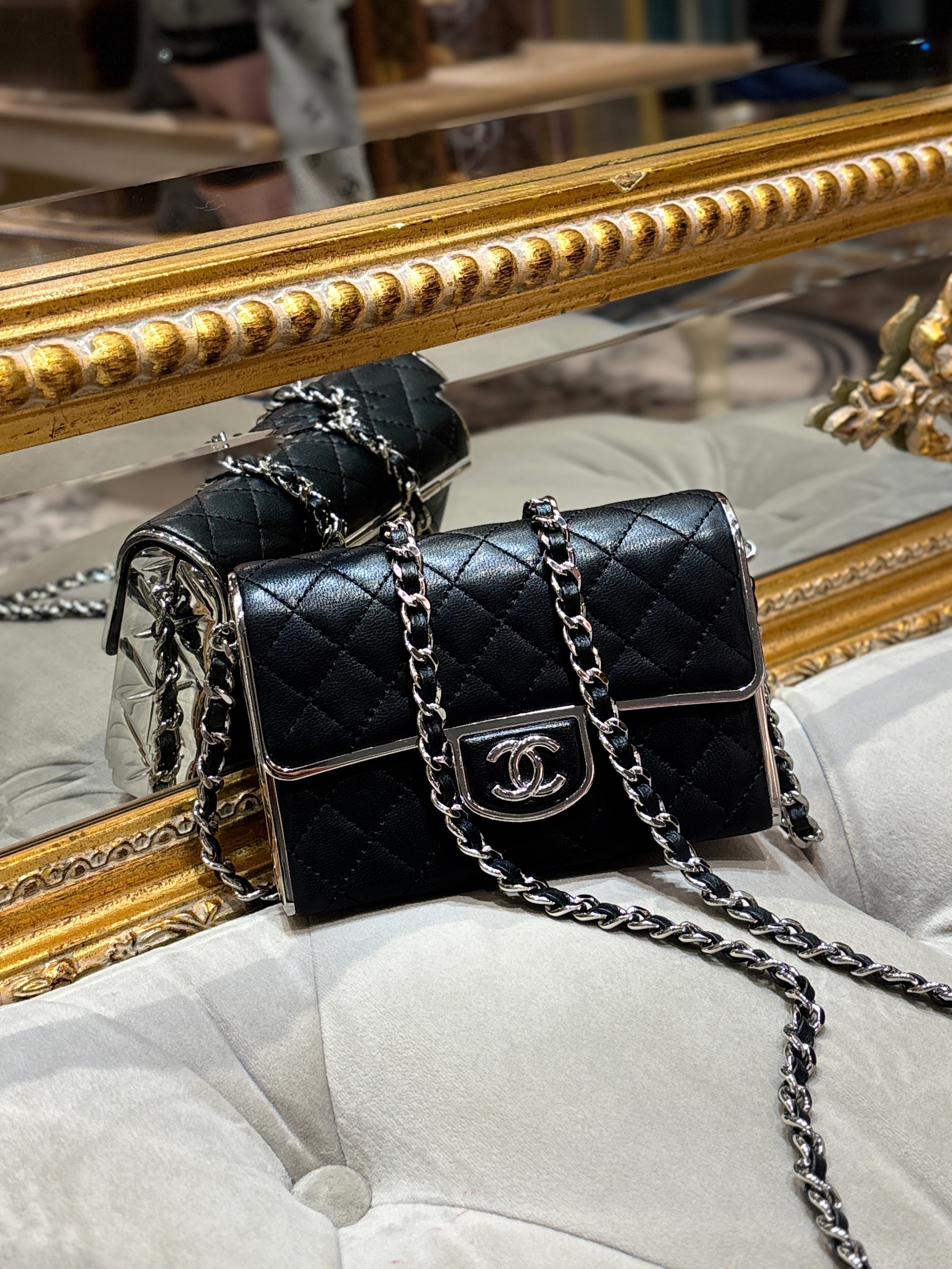 Chanel黑銀秀款晚宴包