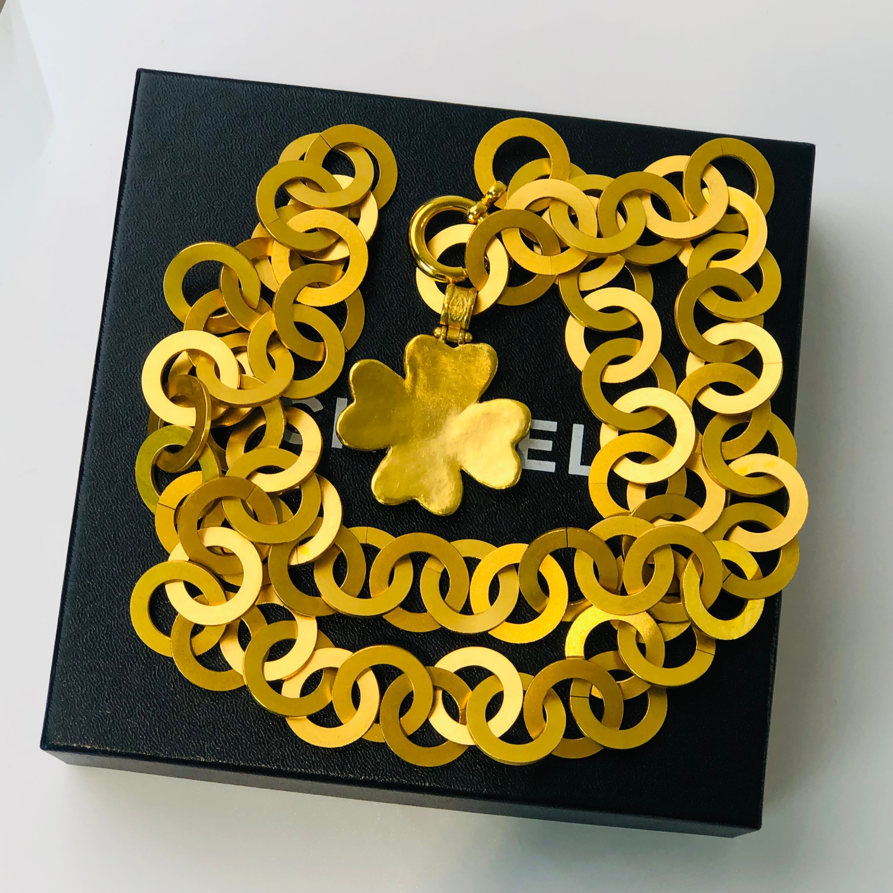 Chanel 圈圈四葉草雙C腰鍊