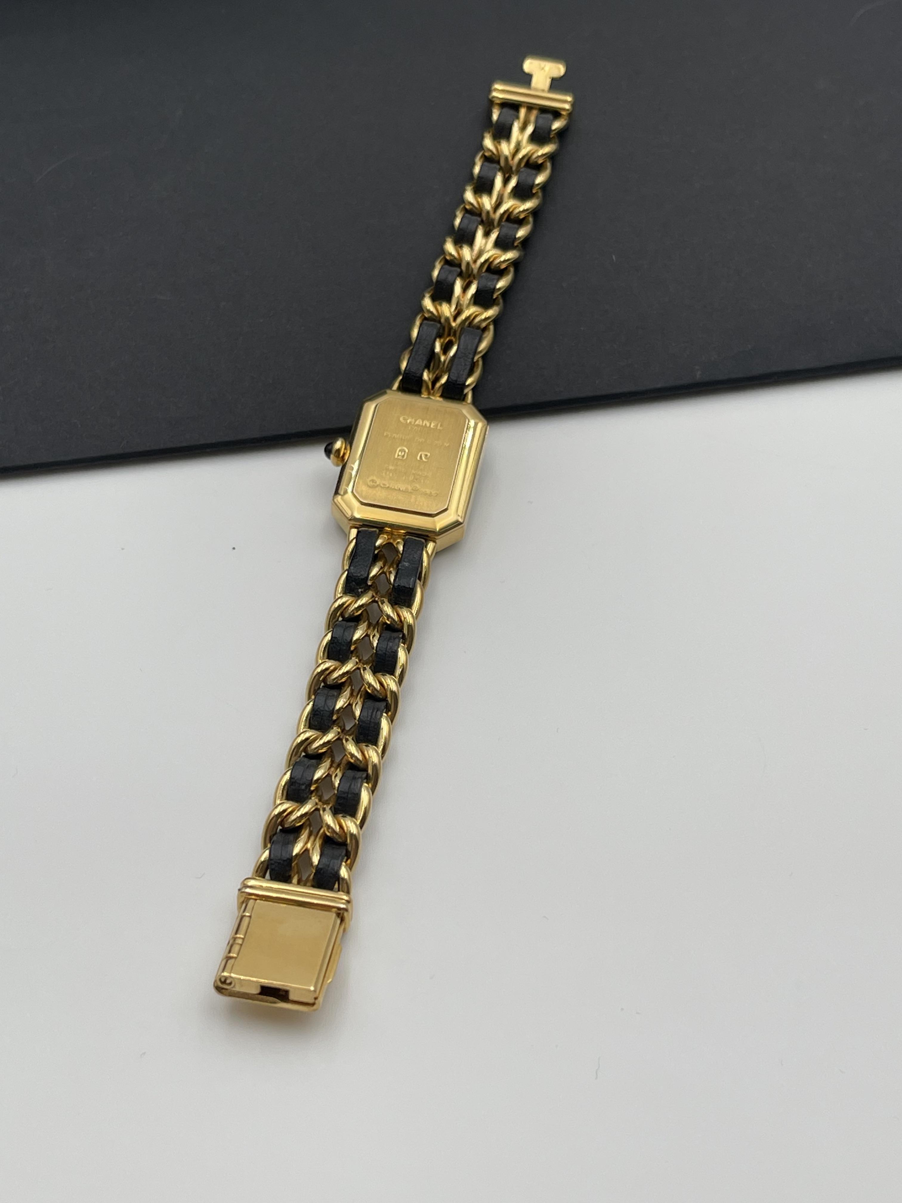 Chanel黑金首映錶M