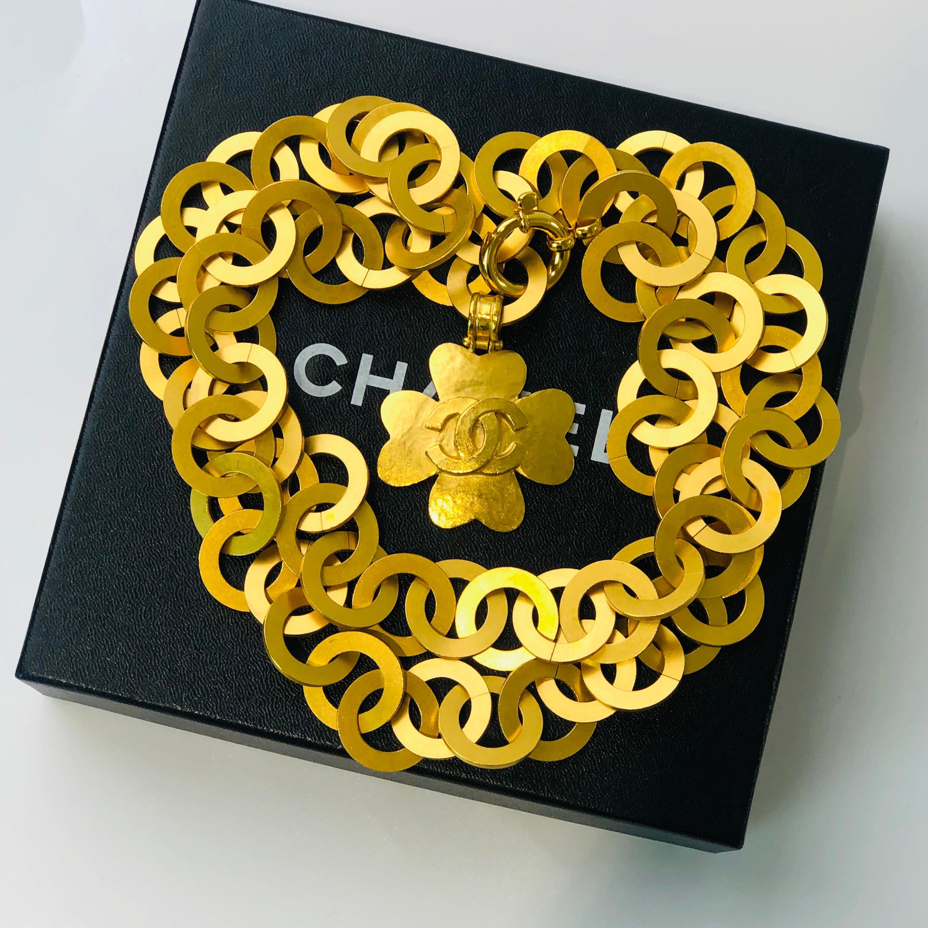 Chanel 圈圈四葉草雙C腰鍊