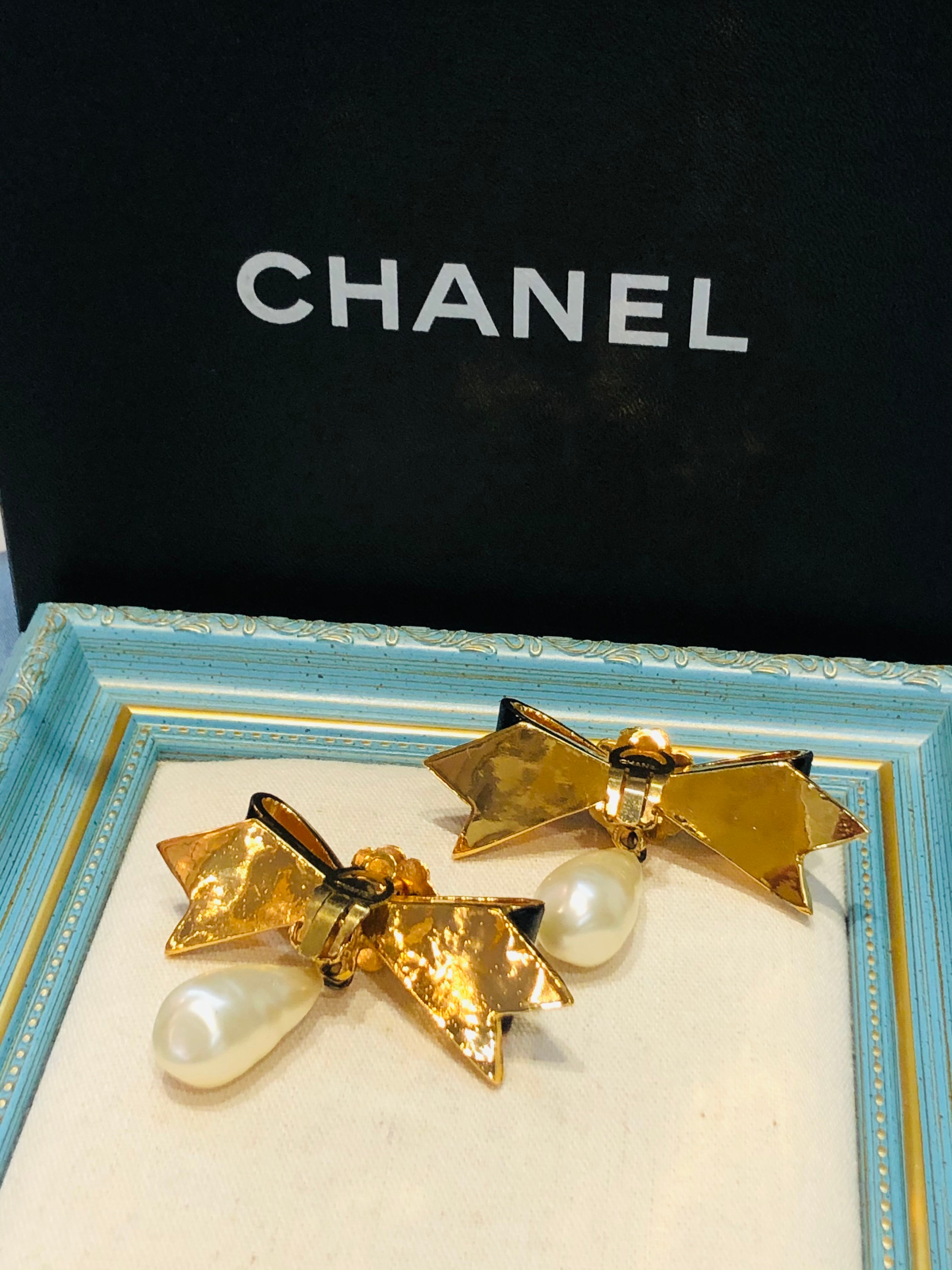 Chanel 蝴蝶結珍珠耳夾